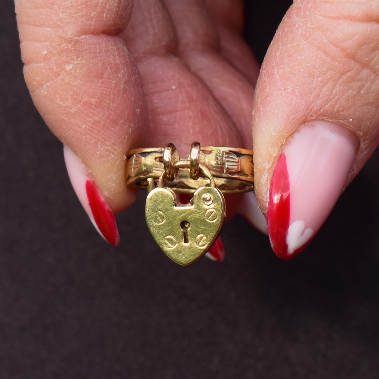 Vintage Hand Claddagh Heart Padlock Drop 9ct Yellow Gold Band Ring