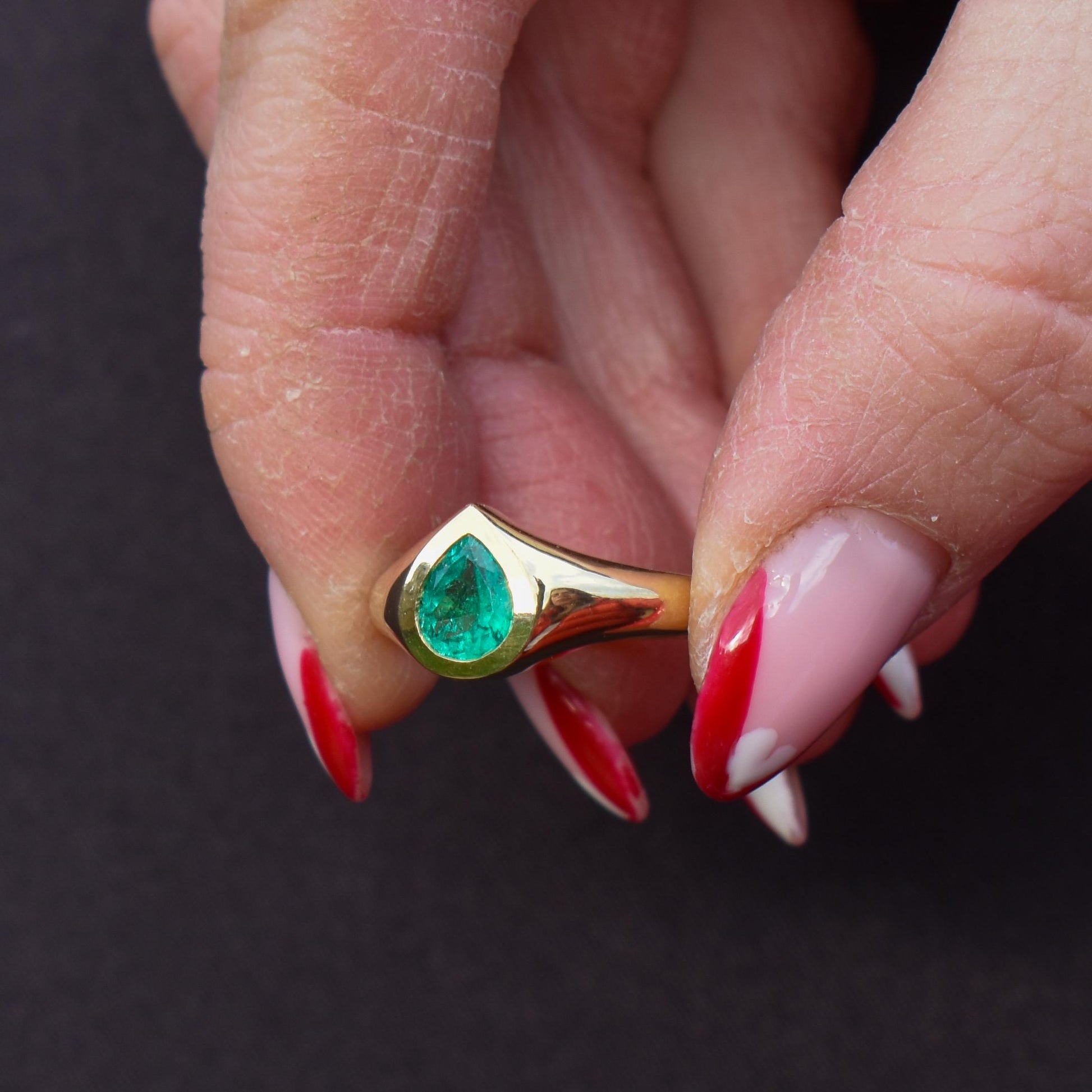 0.81ct Pear-cut Natural Emerald 18ct Gold Signet Gypsy Ring