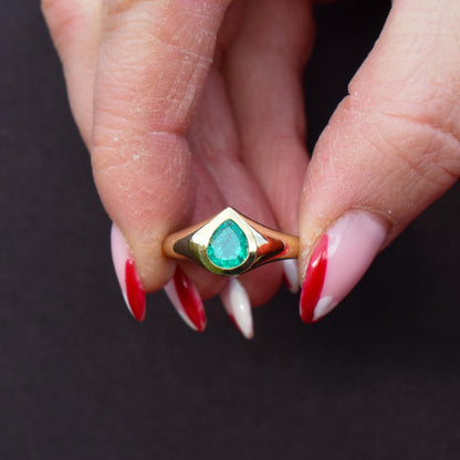 0.81ct Pear-cut Natural Emerald 18ct Gold Signet Gypsy Ring