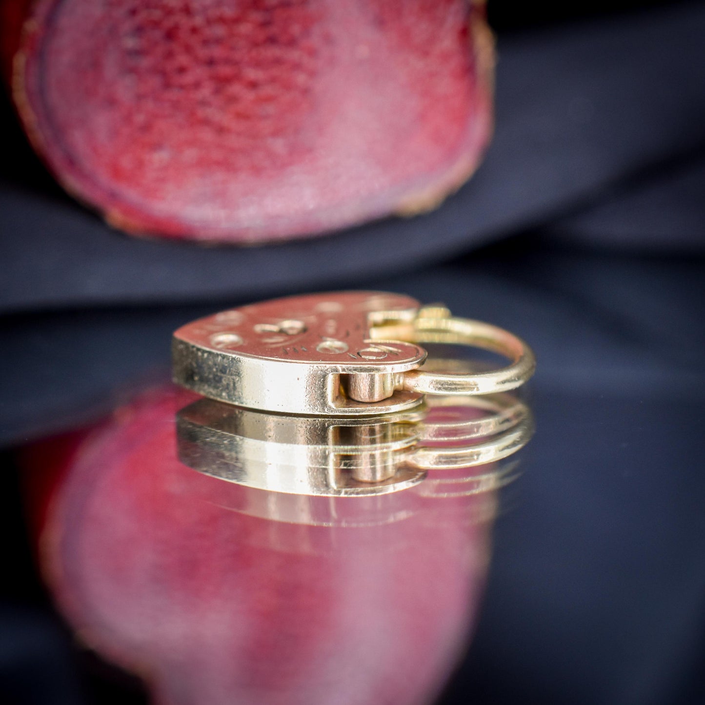 Vintage 9ct Yellow Gold Engraved Heart Padlock Charm Pendant