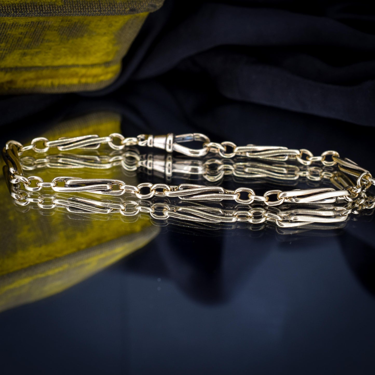 Vintage Fancy Twist Trombone Link 9ct Yellow Gold Bracelet with Dog Clip | 8.7"