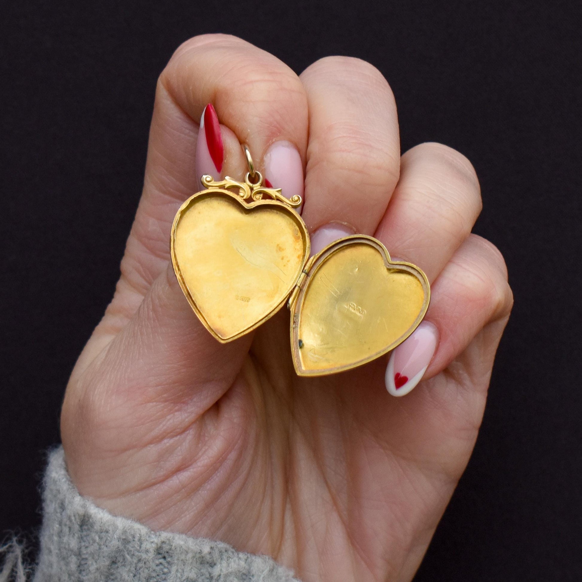 Antique Aesthetic Swallow Bird Floral 9ct Gold Heart Locket Pendant | Dated 1916