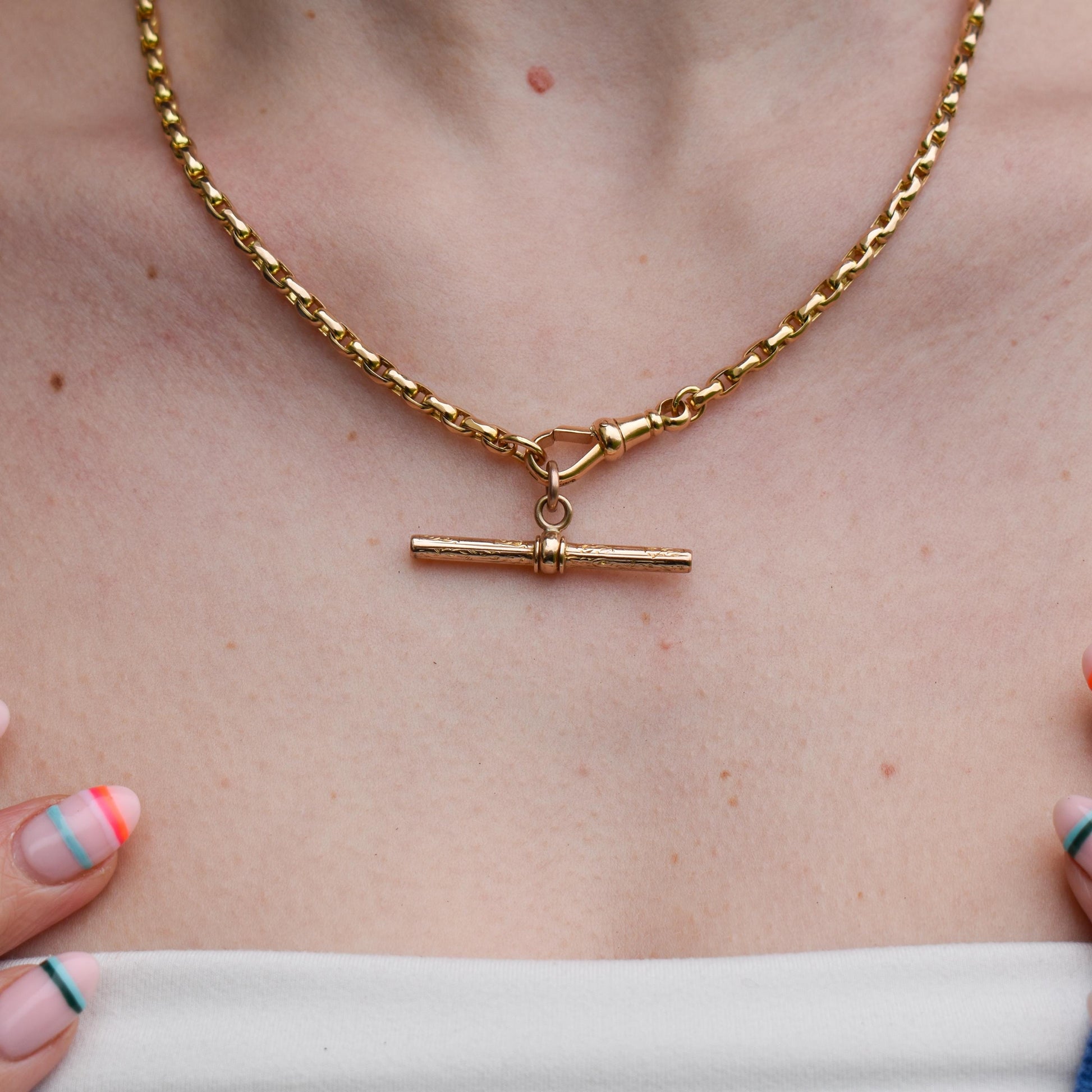 Antique 9ct Gold Engraved Fancy T-Bar Pendant Charm