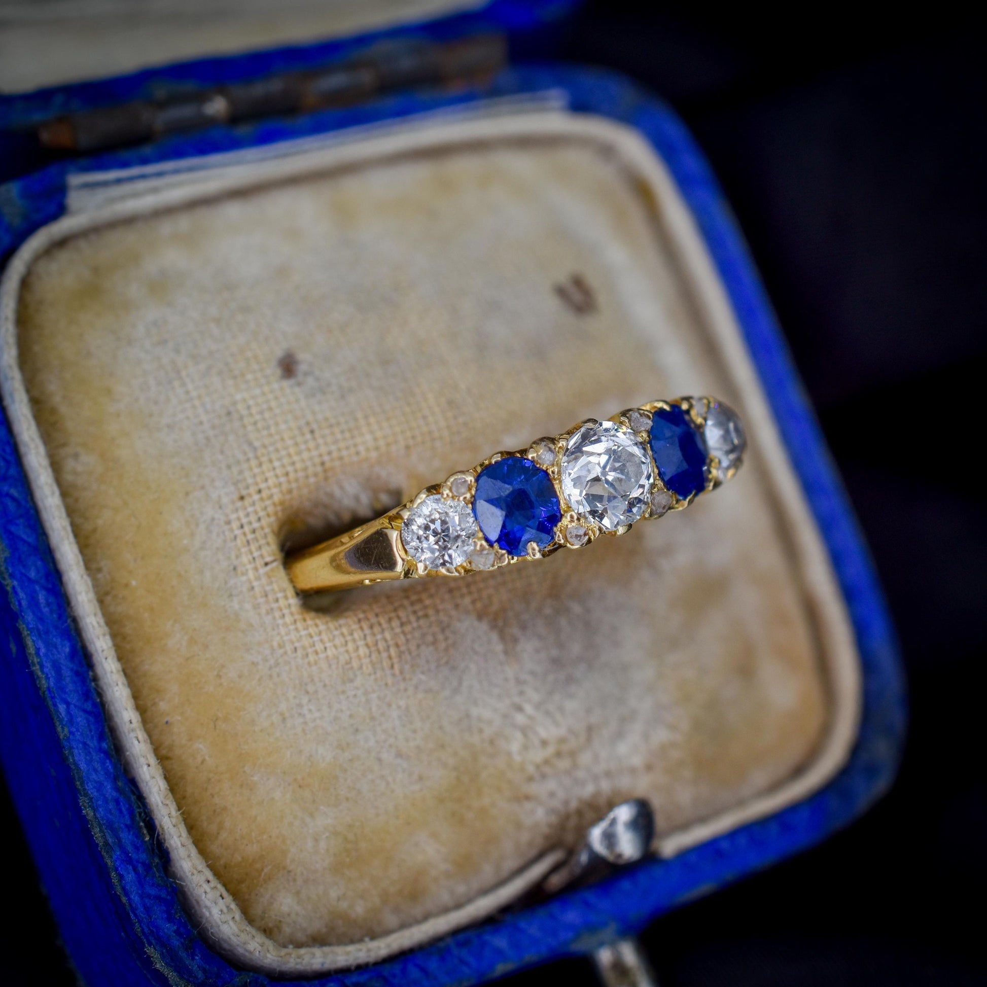 Antique Diamond and Blue Sapphire Five Stone 18ct Yellow Gold Scroll Ring
