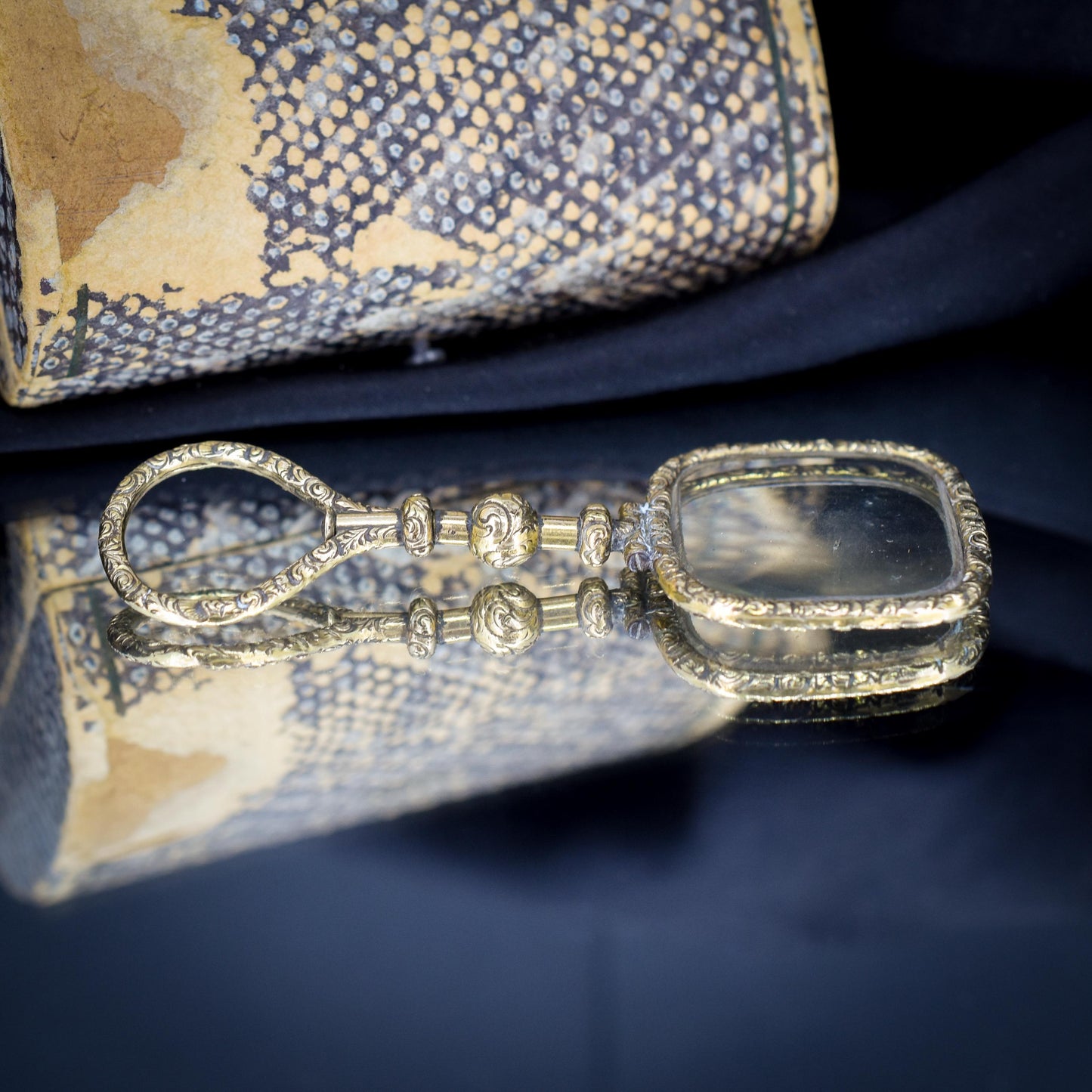 Antique Quizzing Magnifying Glass Rolled Gold Pendant | Georgian