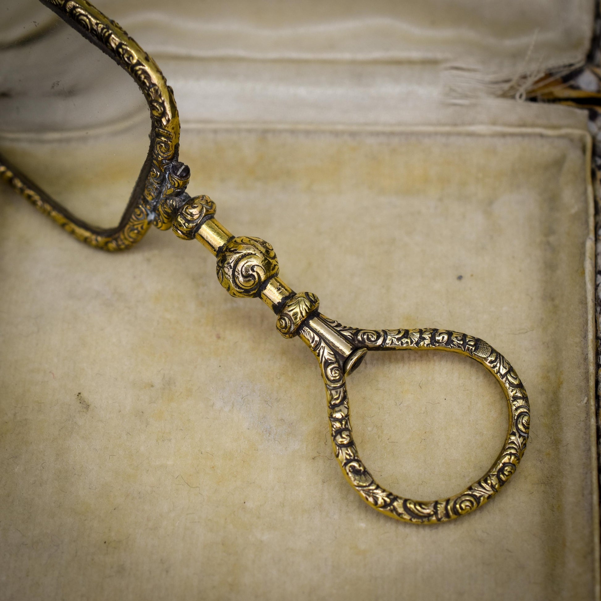 Antique Quizzing Magnifying Glass Rolled Gold Pendant | Georgian