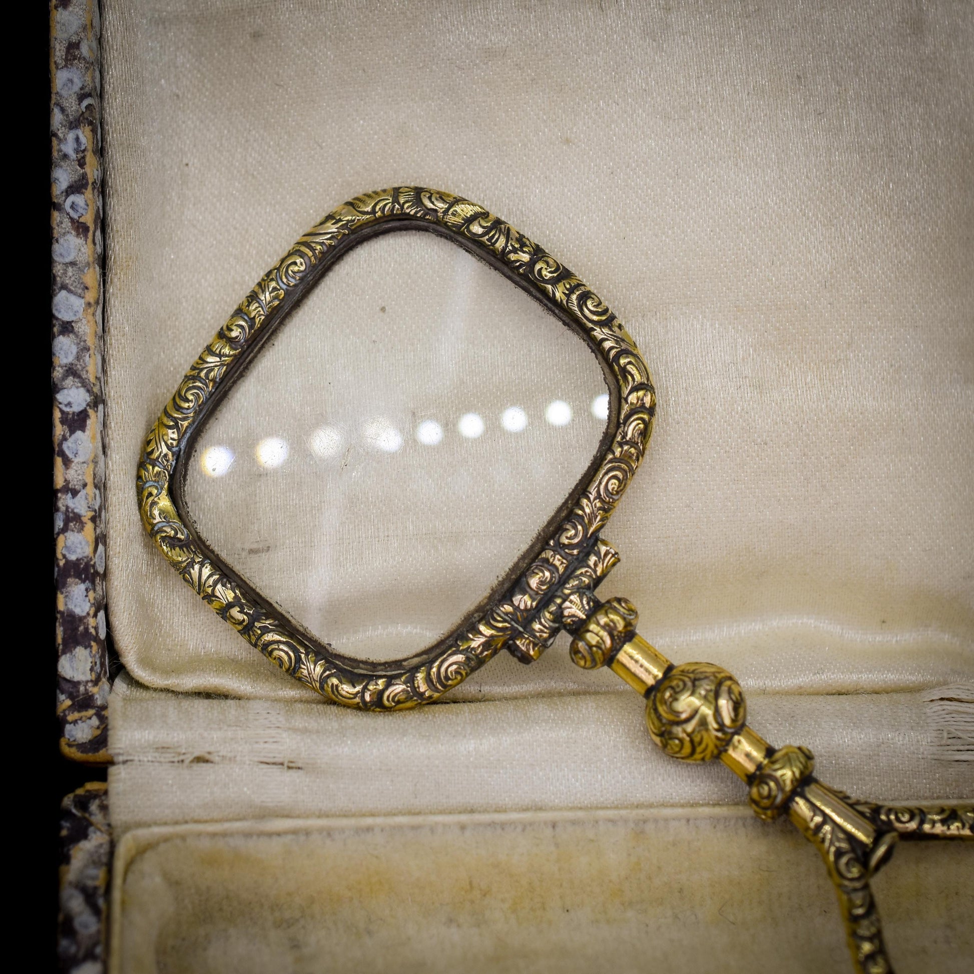 Antique Quizzing Magnifying Glass Rolled Gold Pendant | Georgian