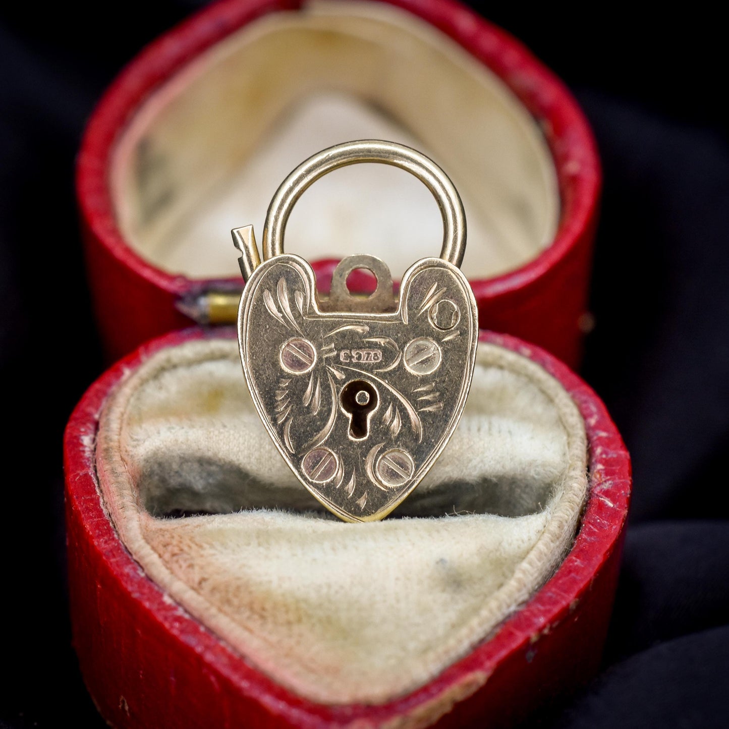 Vintage 9ct Yellow Gold Engraved Heart Padlock Charm Pendant