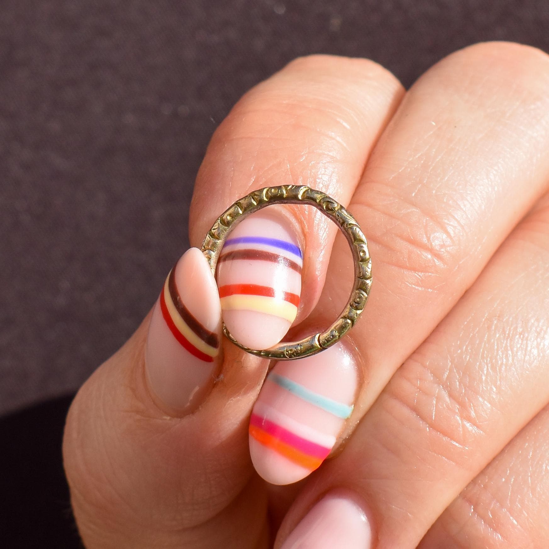 Antique 9ct Gold Engraved Split Ring, 17mm