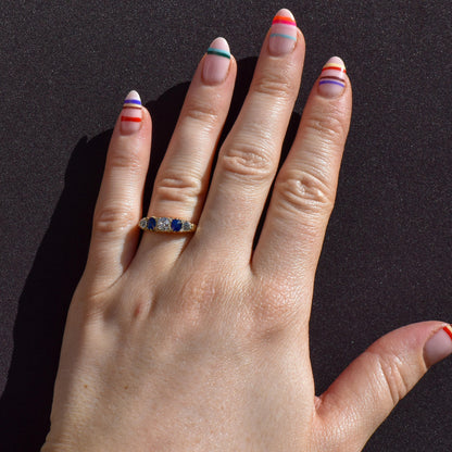 Antique Diamond and Blue Sapphire Five Stone 18ct Yellow Gold Scroll Ring