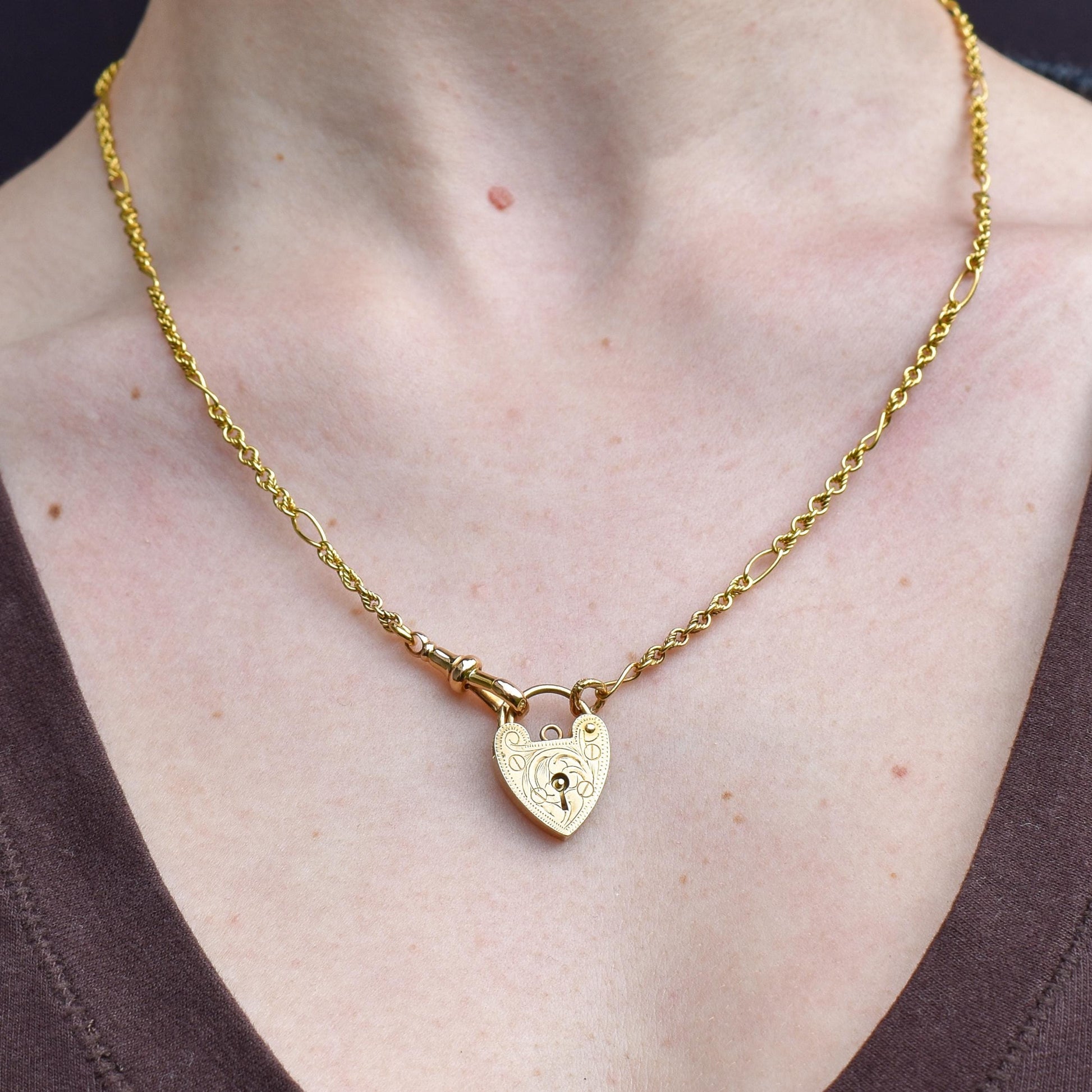 Vintage 9ct Yellow Gold Engraved Heart Padlock Charm Pendant