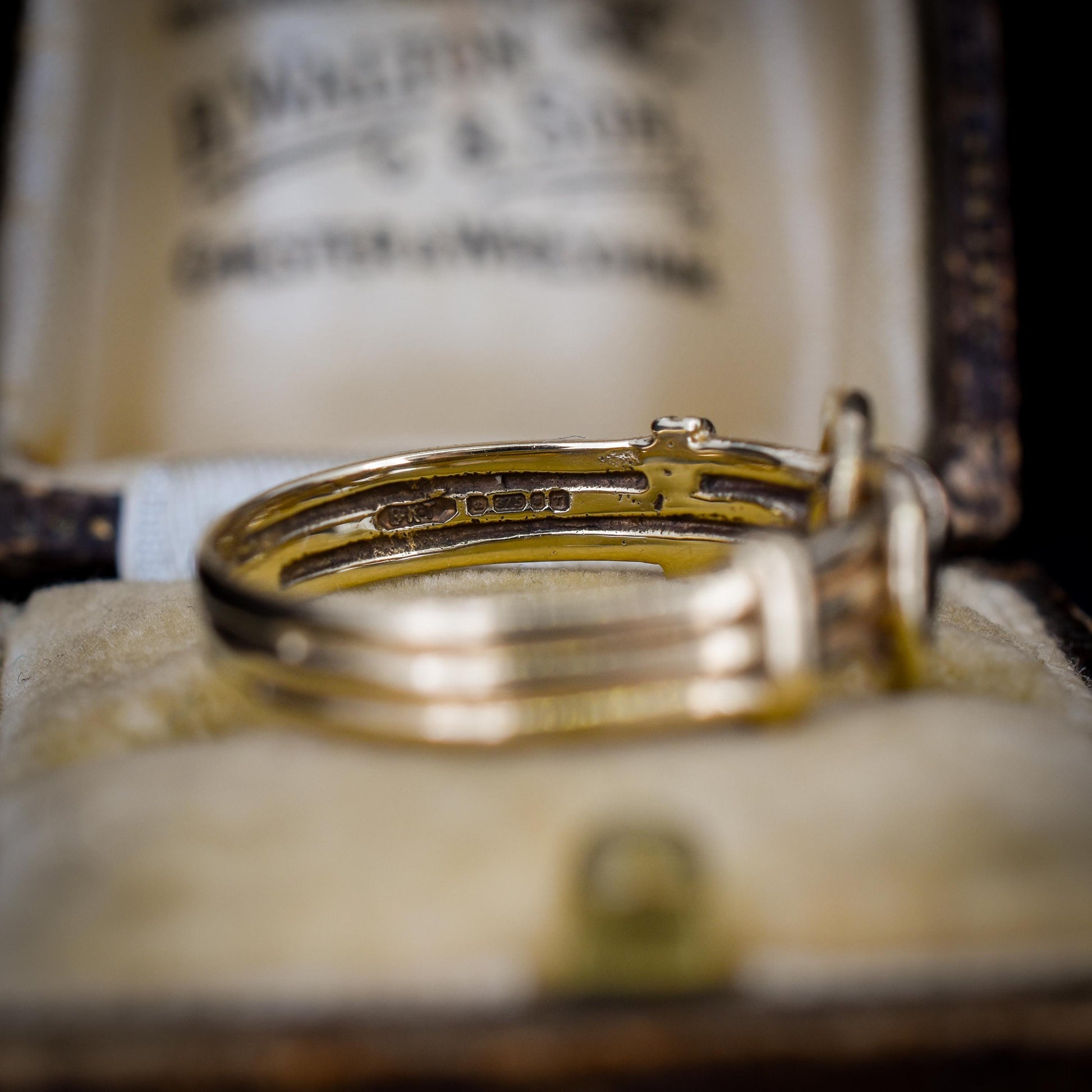 Vintage '1993' Lovers Knot 9ct Gold Ring Band
