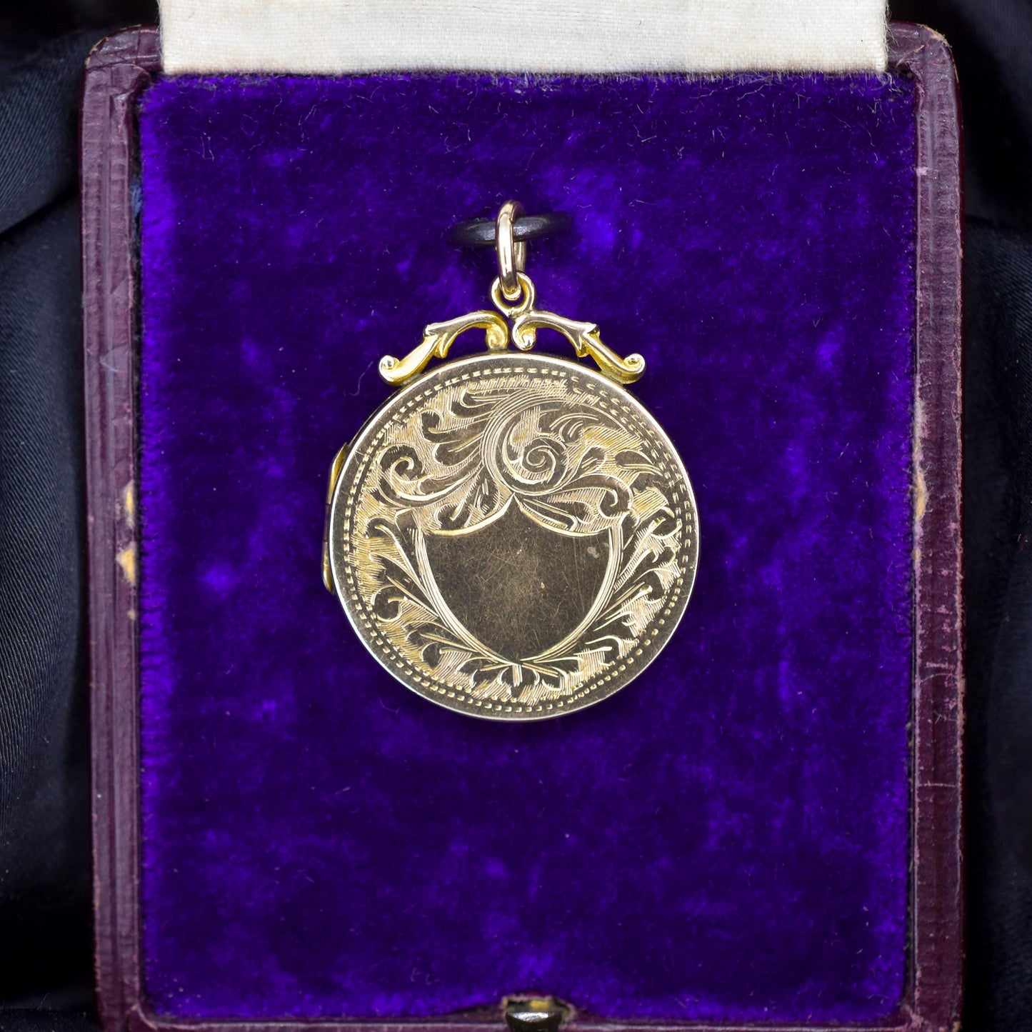 Antique 9ct Gold Engraved Round Fancy Locket Pendant