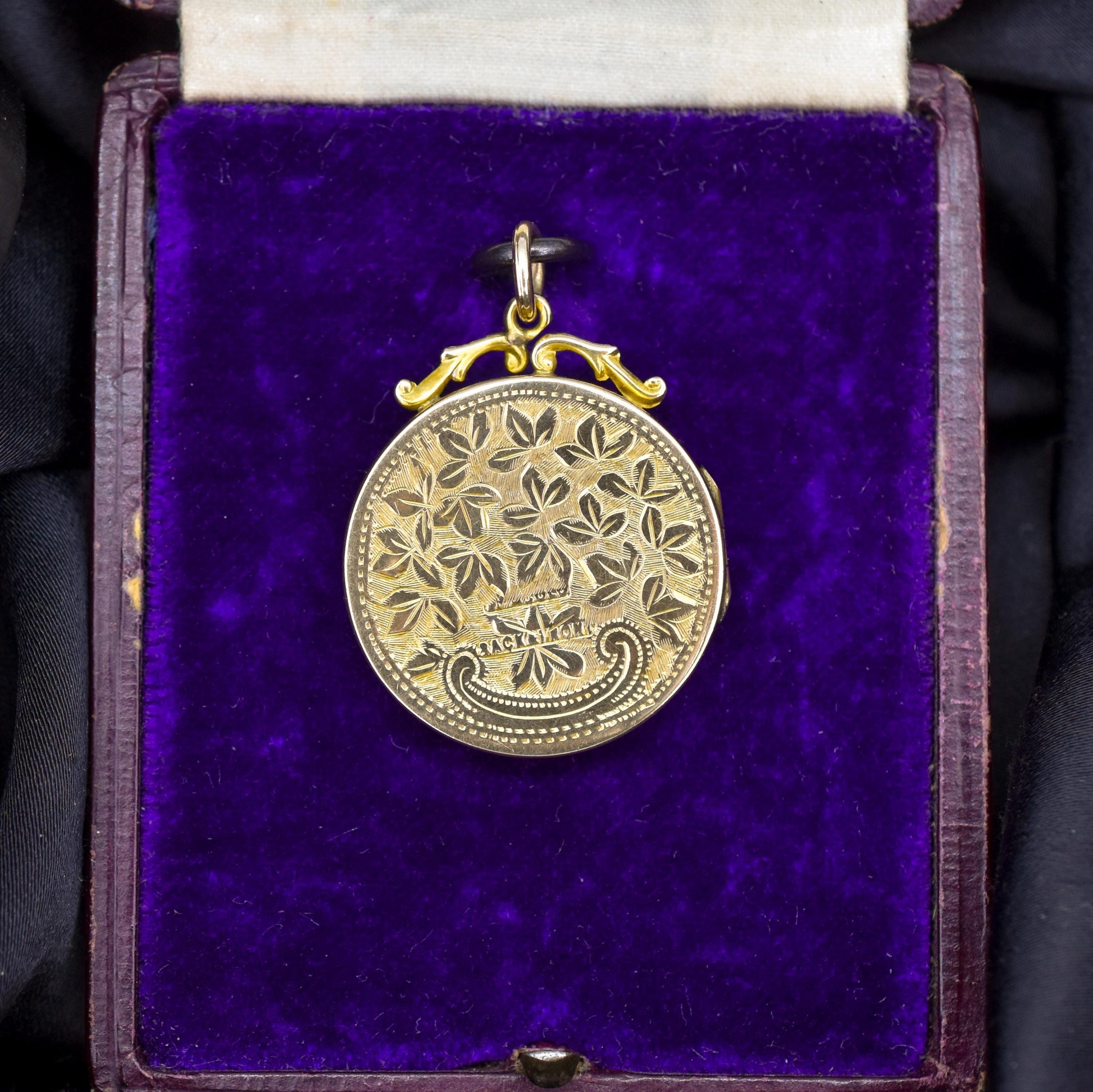 Antique 9ct Gold Engraved Round Fancy Locket Pendant