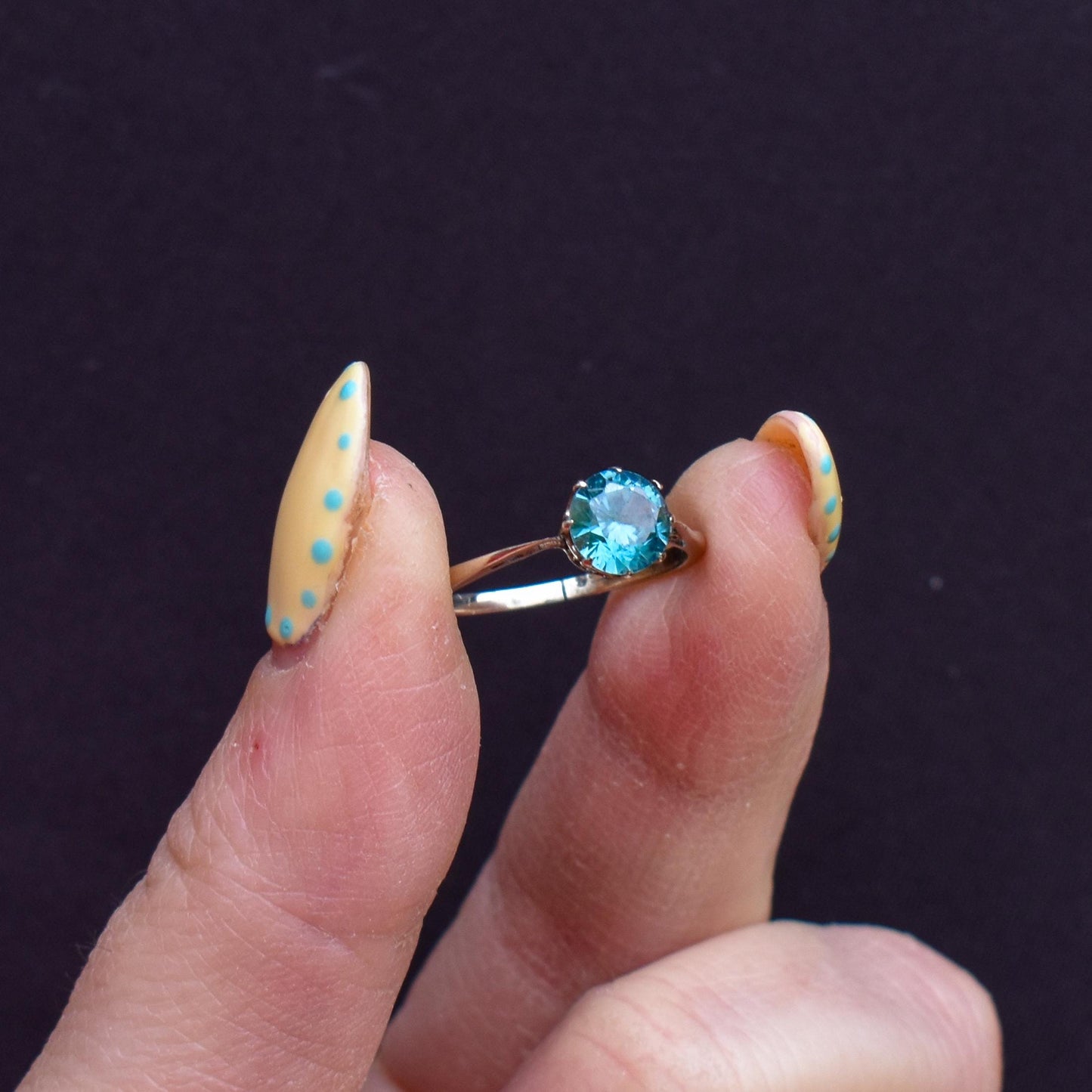 Vintage Blue Zircon Round Solitaire 9ct Gold Ring | Art Deco