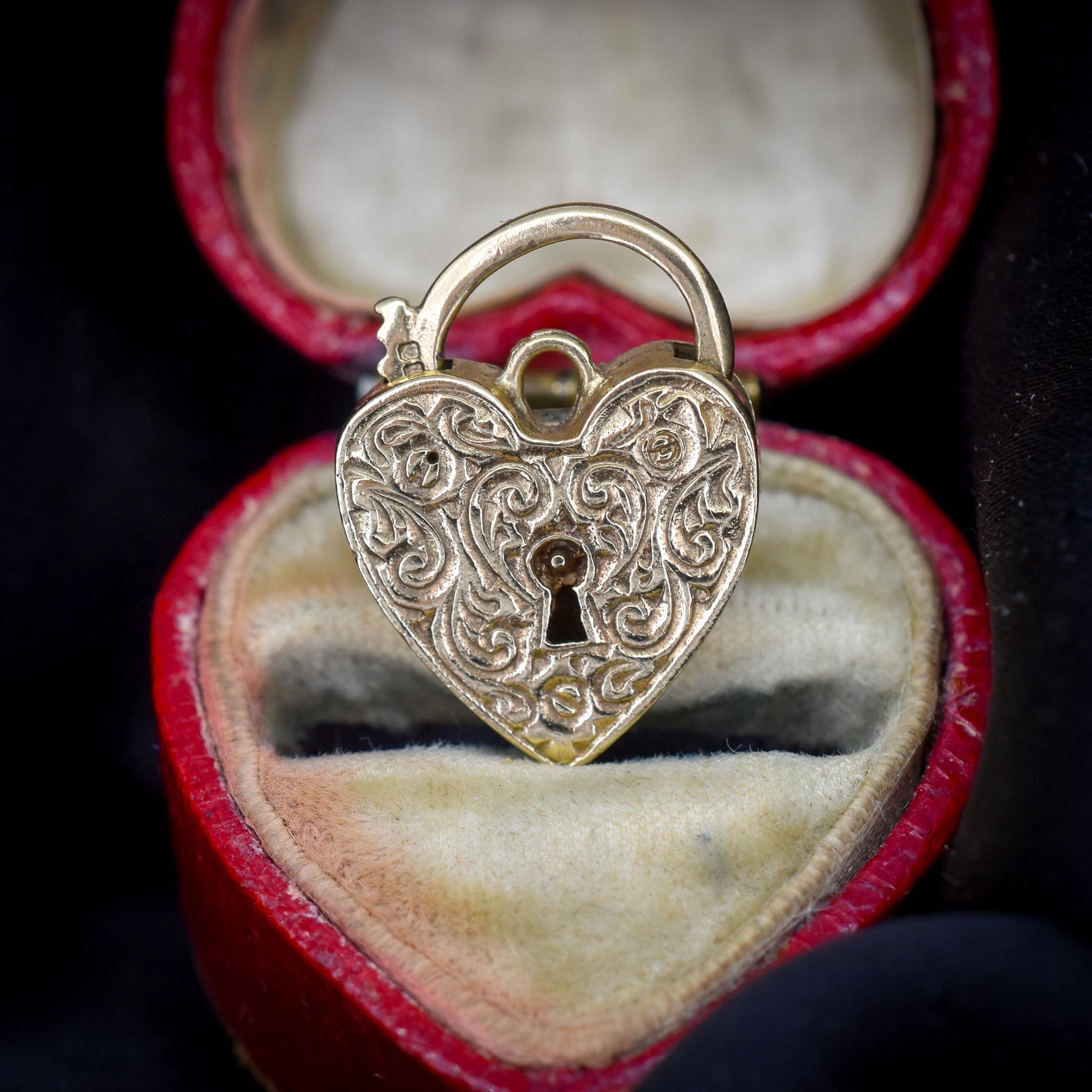 Vintage 9ct Yellow Gold Engraved Fancy Heart Padlock Charm Pendant