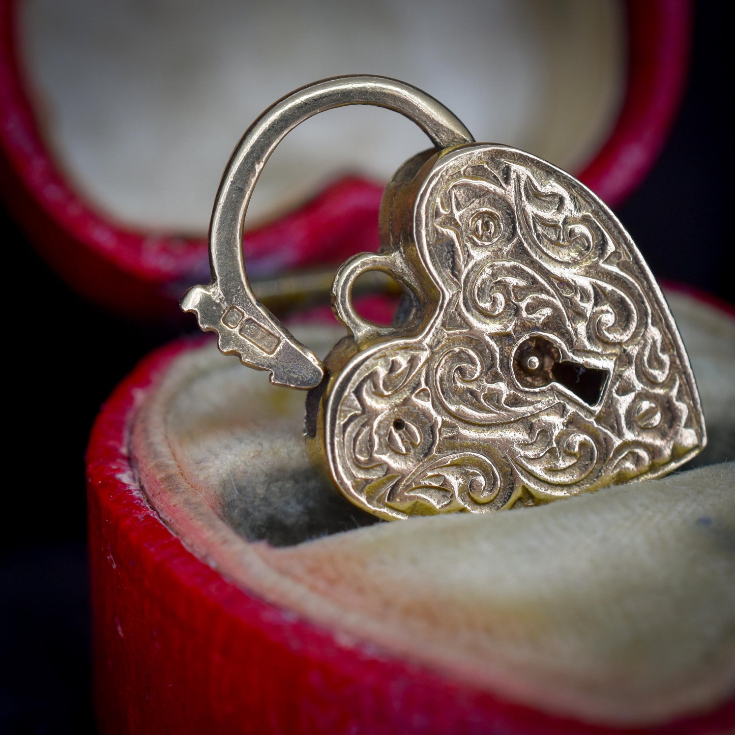 Vintage 9ct Yellow Gold Engraved Fancy Heart Padlock Charm Pendant