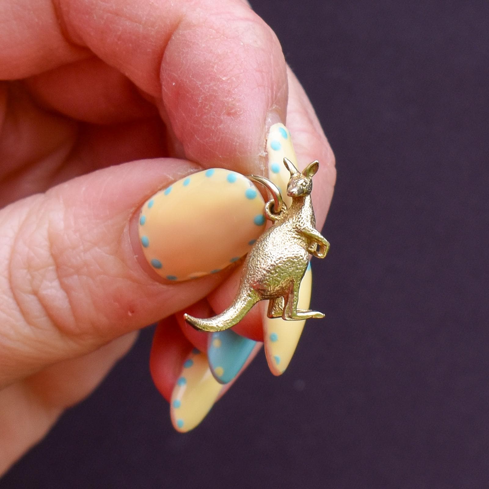 Vintage 9ct Yellow Gold Solid Kangaroo Animal Charm Pendant