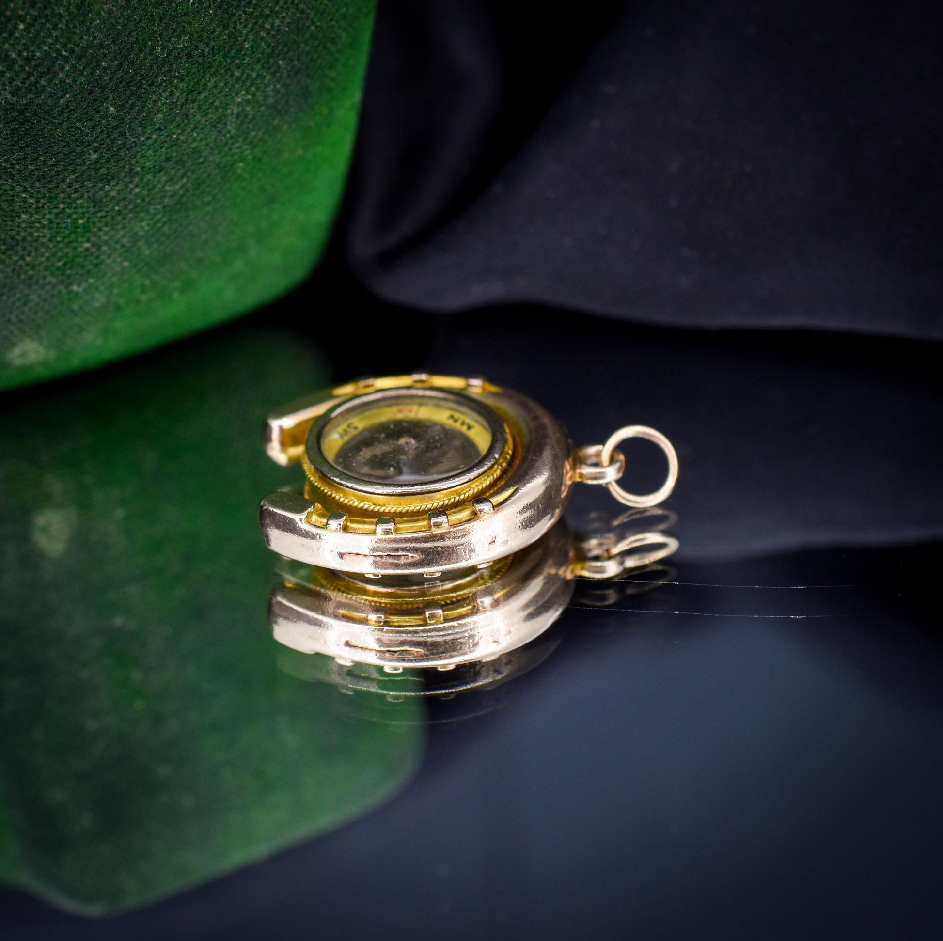 Antique 10ct Gold Horseshoe Compass Pendant Charm