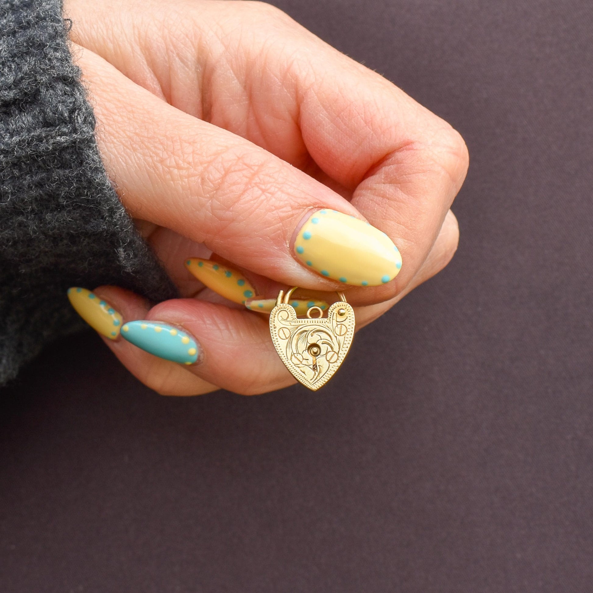 Vintage 9ct Yellow Gold Engraved Heart Padlock Charm Pendant
