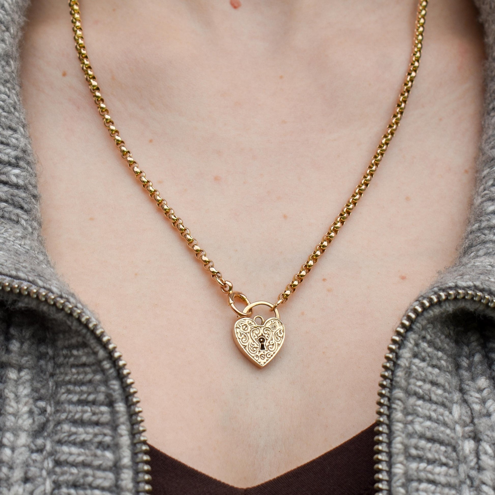 Vintage 9ct Yellow Gold Engraved Fancy Heart Padlock Charm Pendant