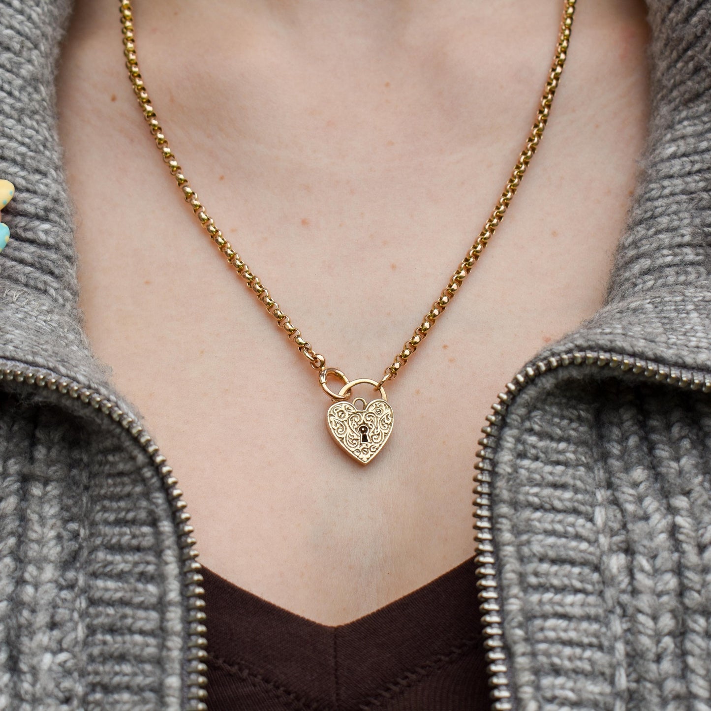 Vintage 9ct Yellow Gold Engraved Fancy Heart Padlock Charm Pendant