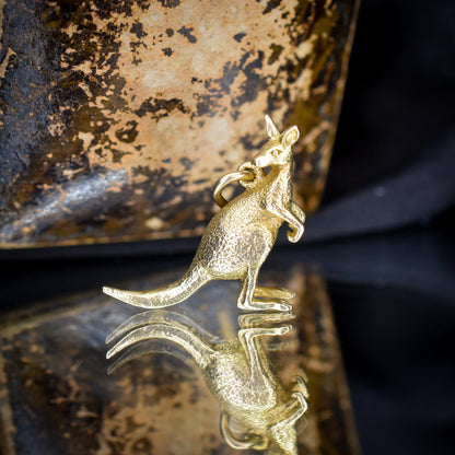 Vintage 9ct Yellow Gold Solid Kangaroo Animal Charm Pendant