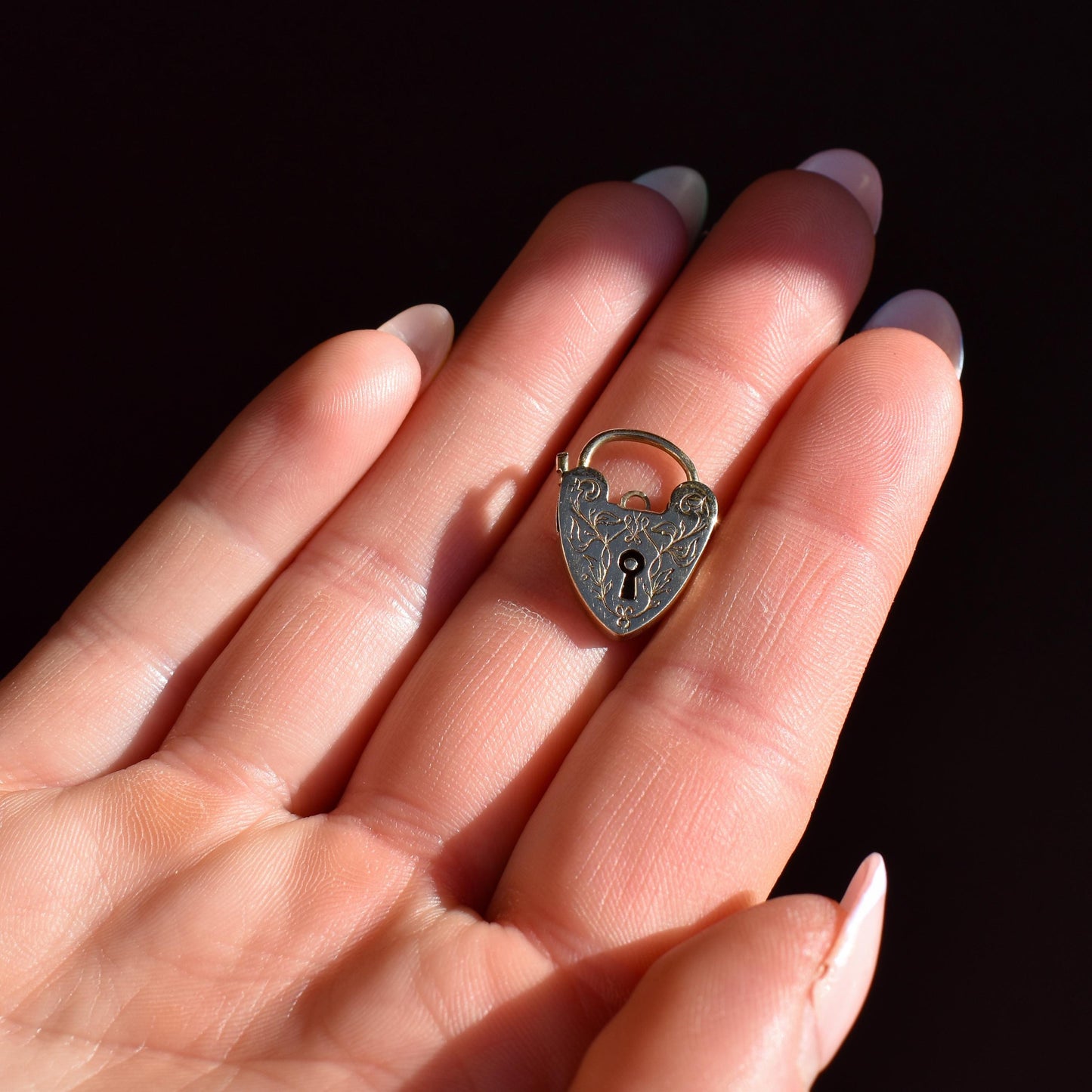 Vintage 9ct Yellow Gold Engraved Fancy Heart Padlock Charm Pendant