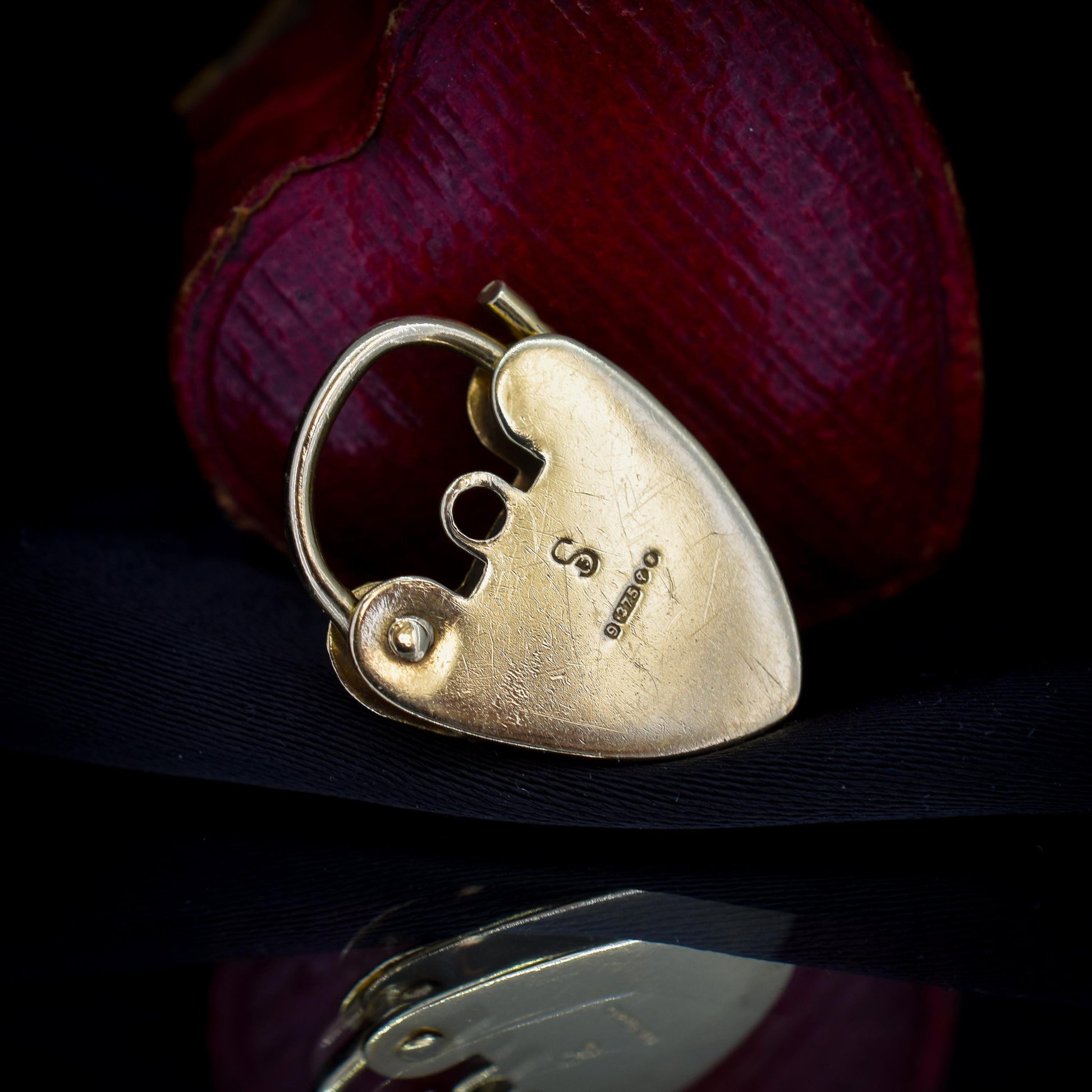 Vintage 9ct Yellow Gold Engraved Fancy Heart Padlock Charm Pendant