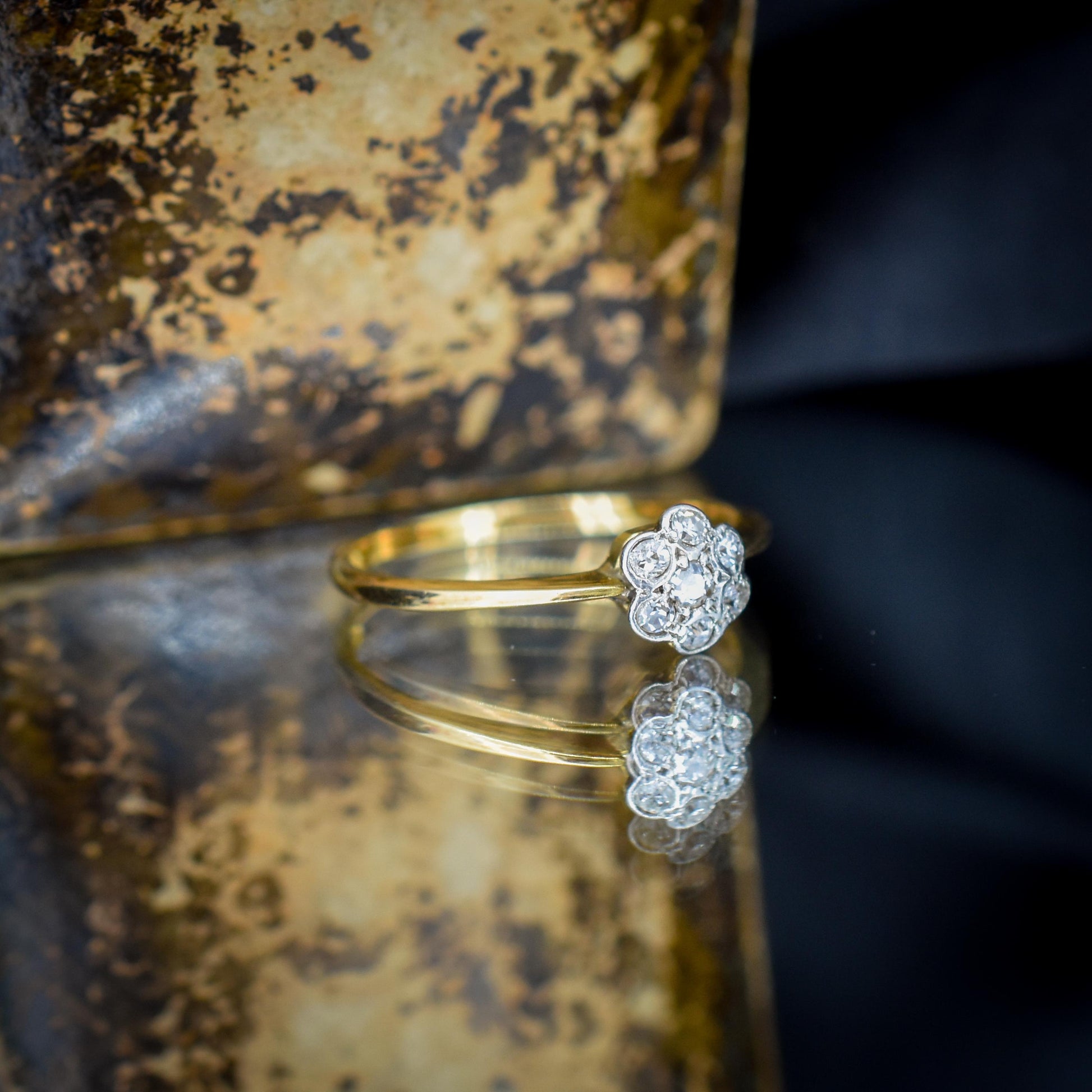 Antique Diamond Cluster Daisy 18ct Gold Ring