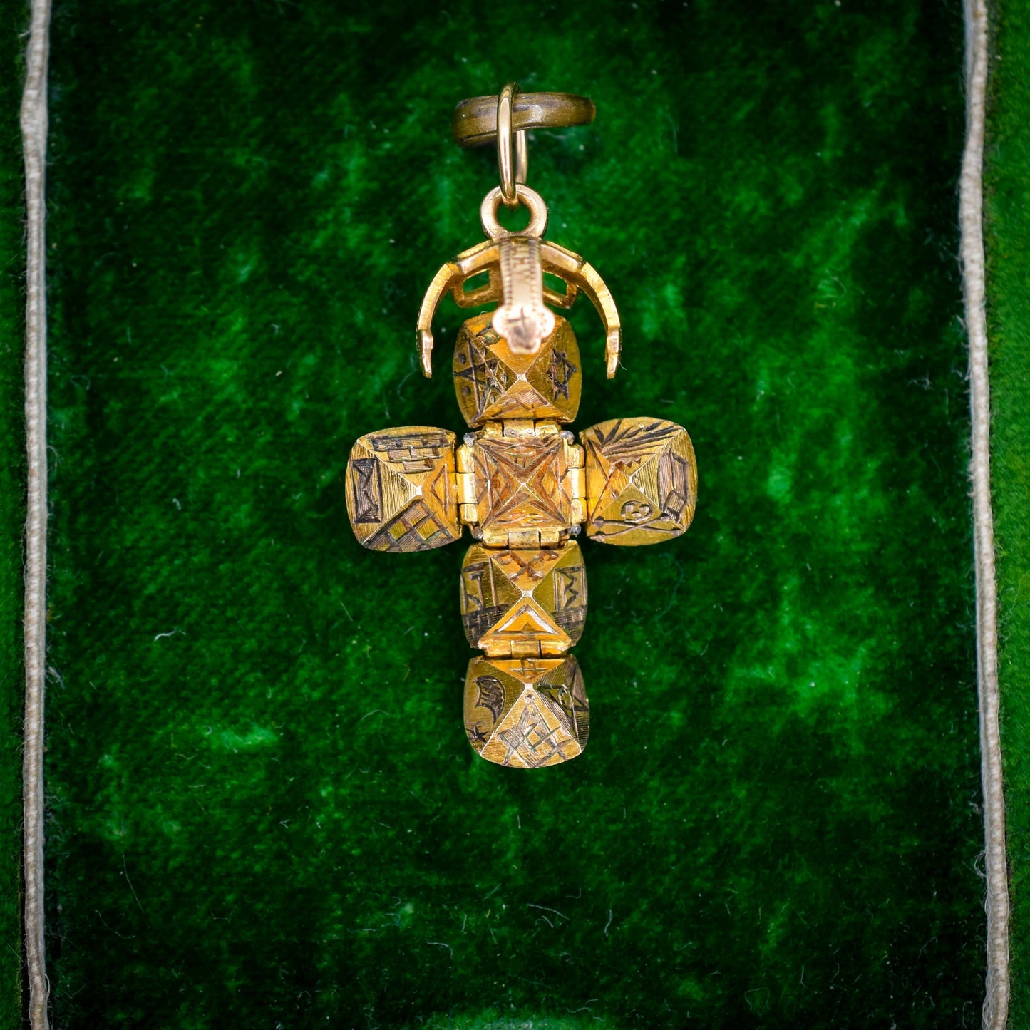 Vintage 9ct Gold Small Tiny Masonic Ball Charm Pendant