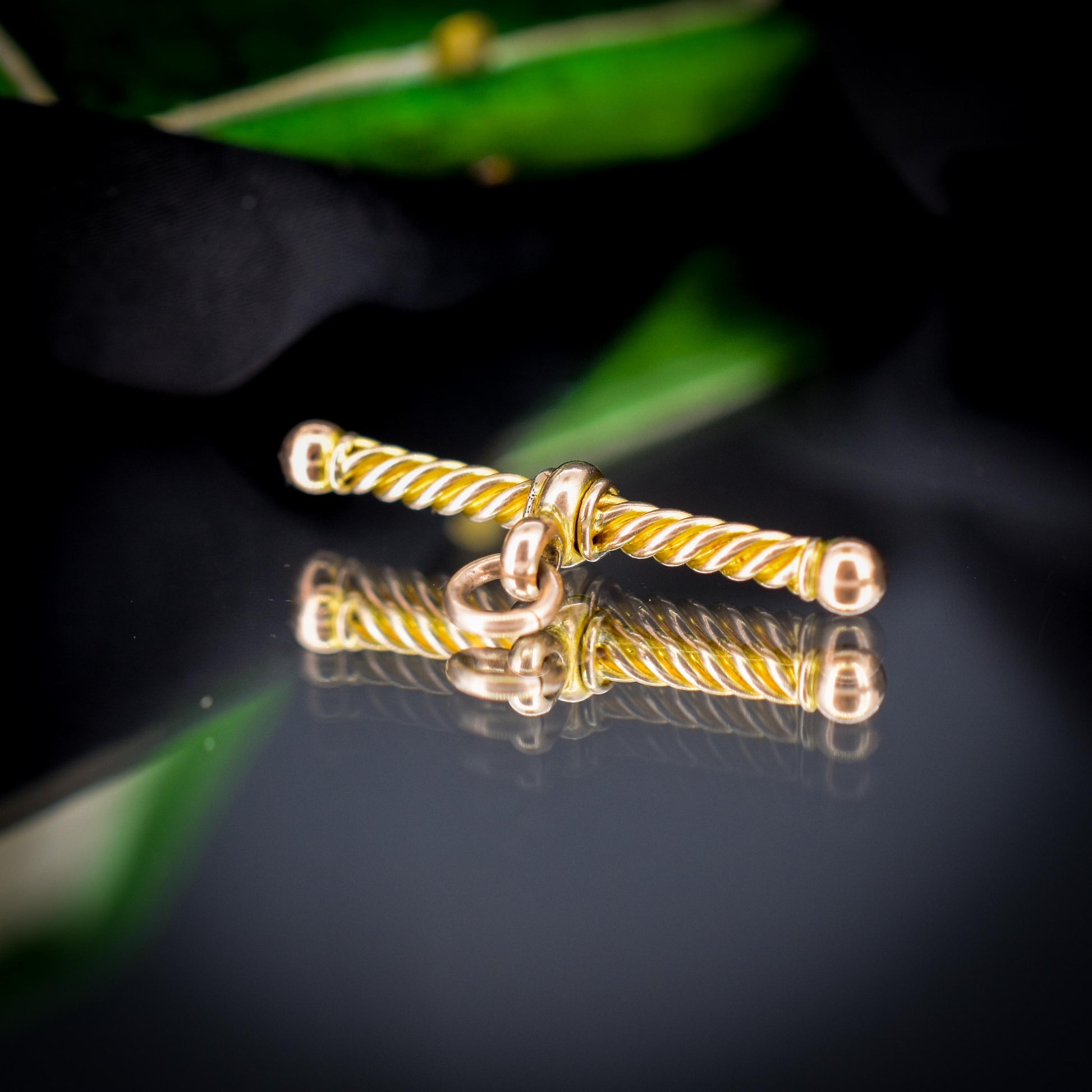 Antique 9ct Gold Fancy Twisted T-Bar Pendant Charm