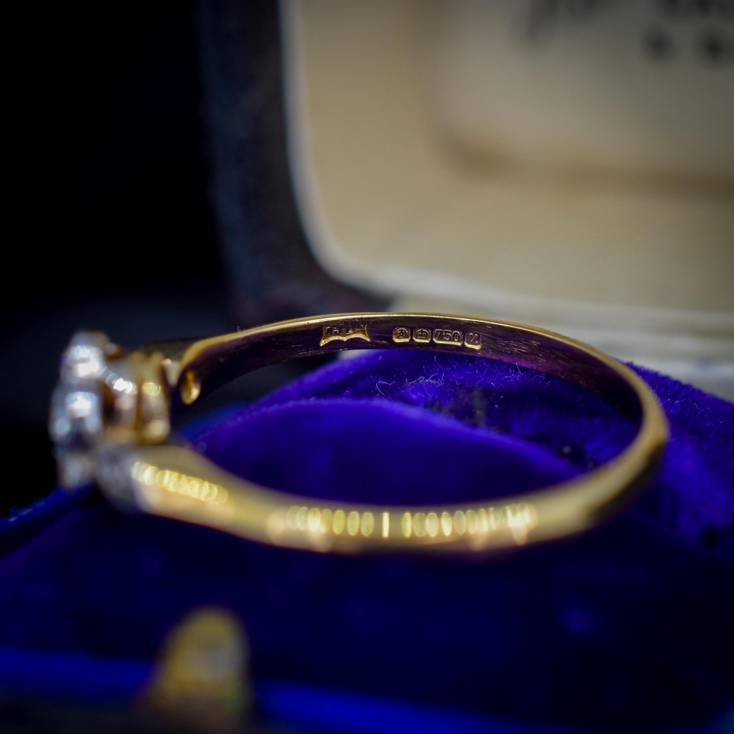 Vintage Diamond Cluster Daisy 18ct Yellow Gold Ring