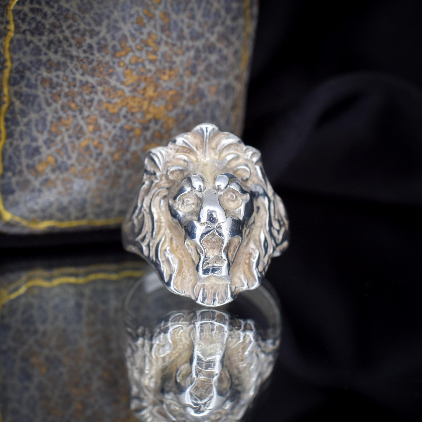 Vintage Lions Head Sterling Silver Signet Ring