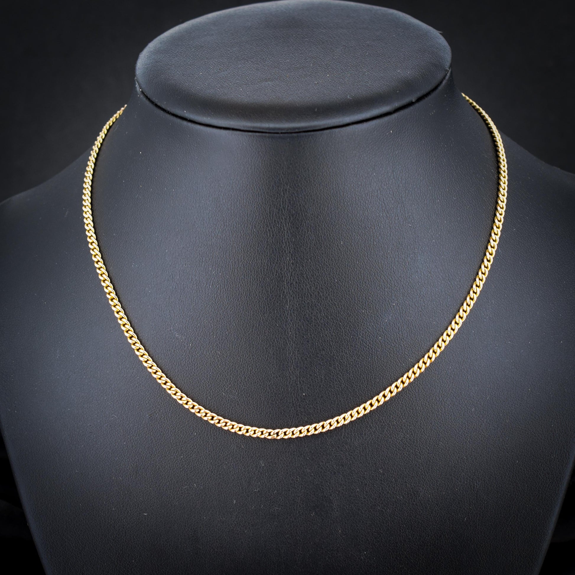 Antique 9ct Gold Flat Curb Link Chain Necklace with Barrel Clasp | 15.25"