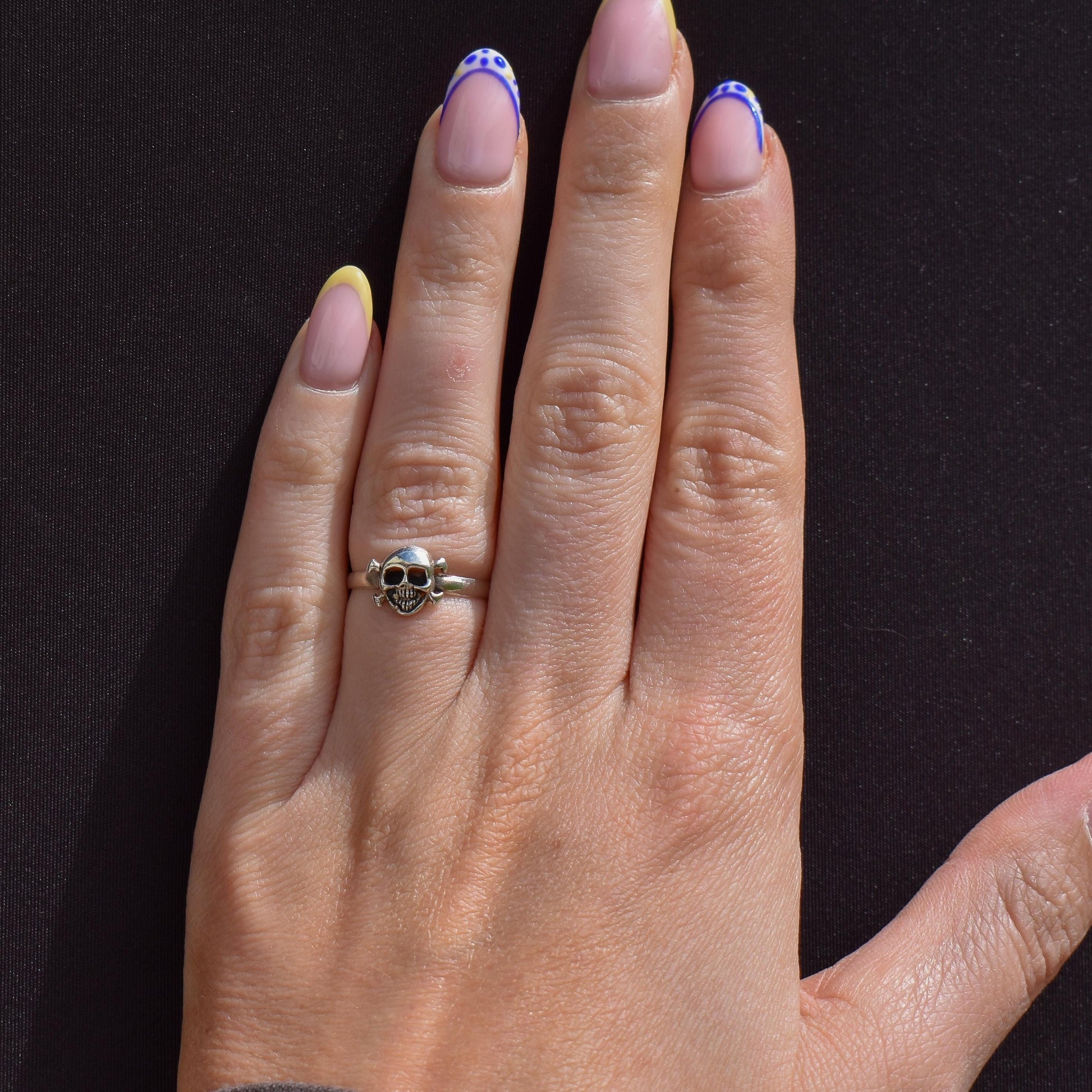 Vintage Sterling Silver Skull and Crossbones Ring