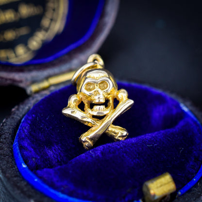 Vintage Skull Crossbones 'Jolly Roger' 9ct Gold Charm