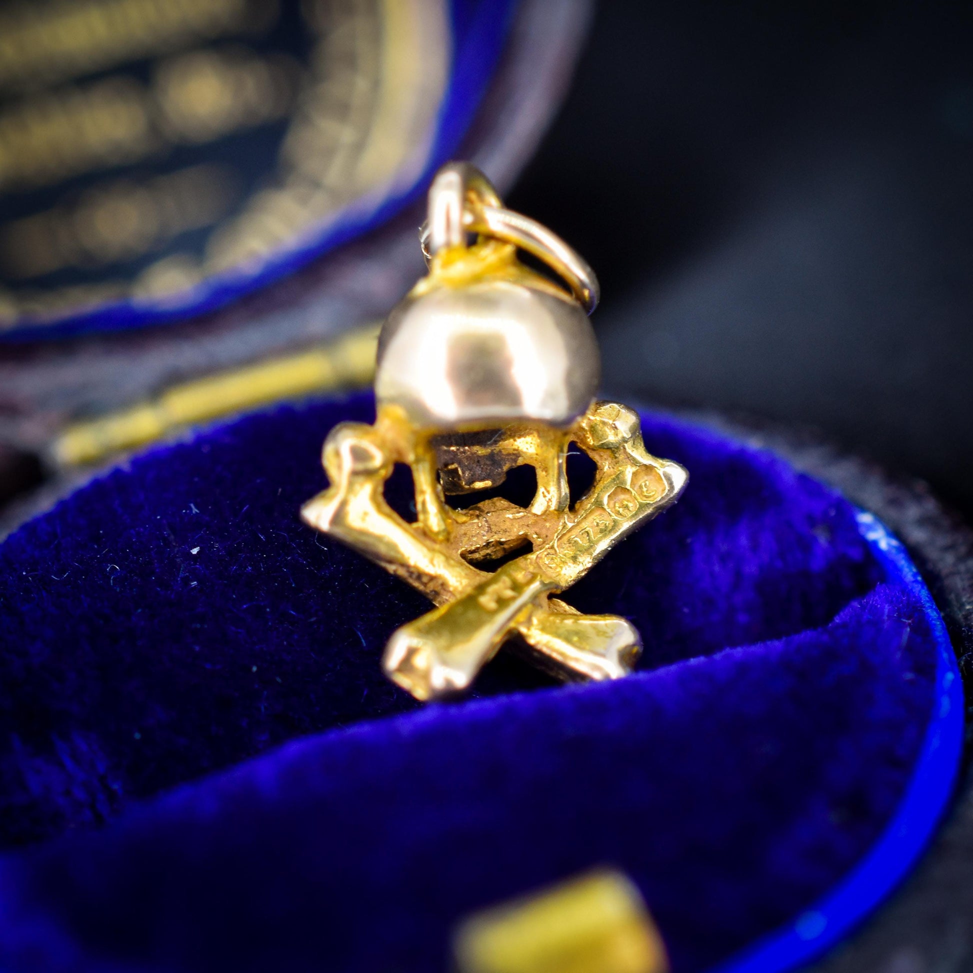 Vintage Skull Crossbones 'Jolly Roger' 9ct Gold Charm