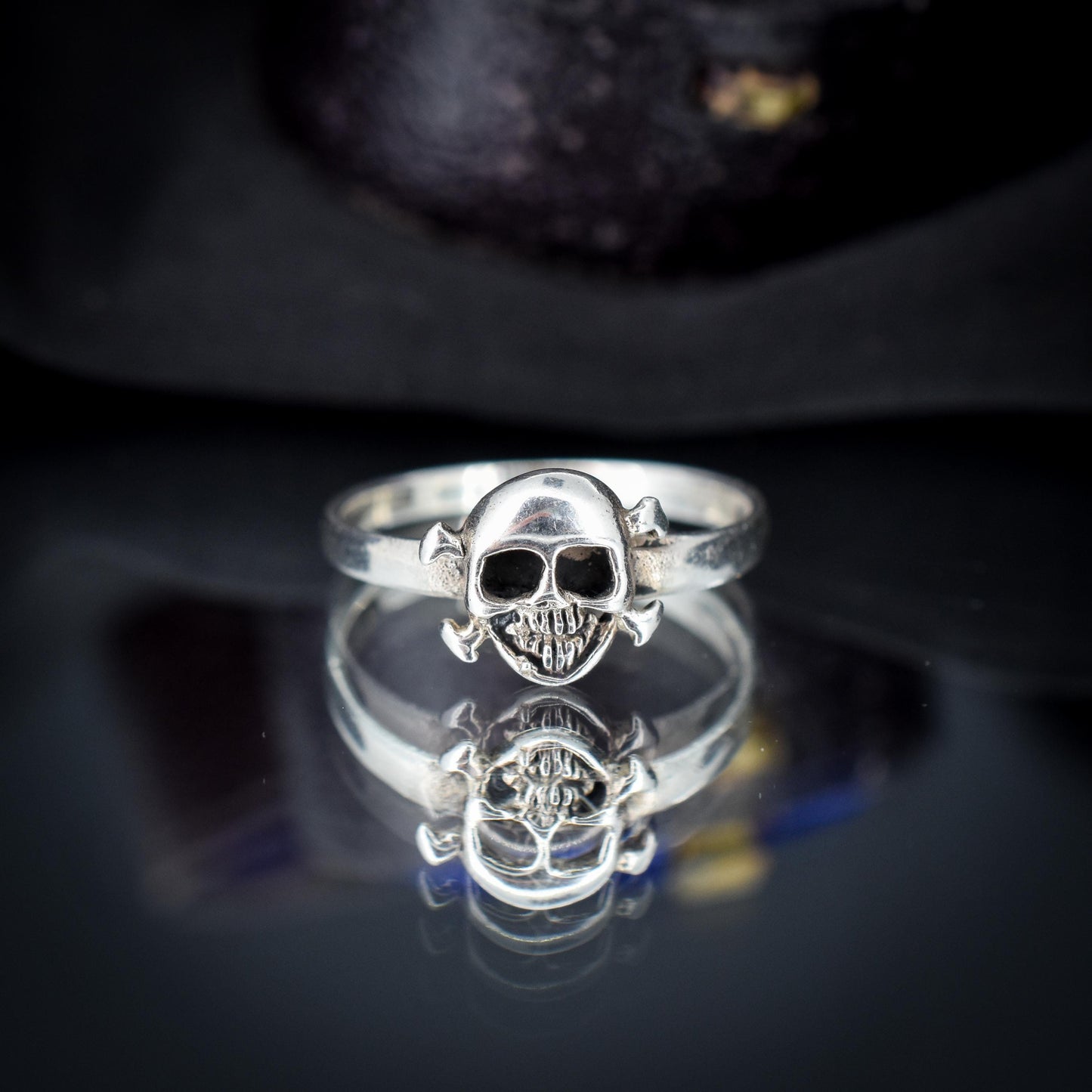 Vintage Sterling Silver Skull and Crossbones Ring