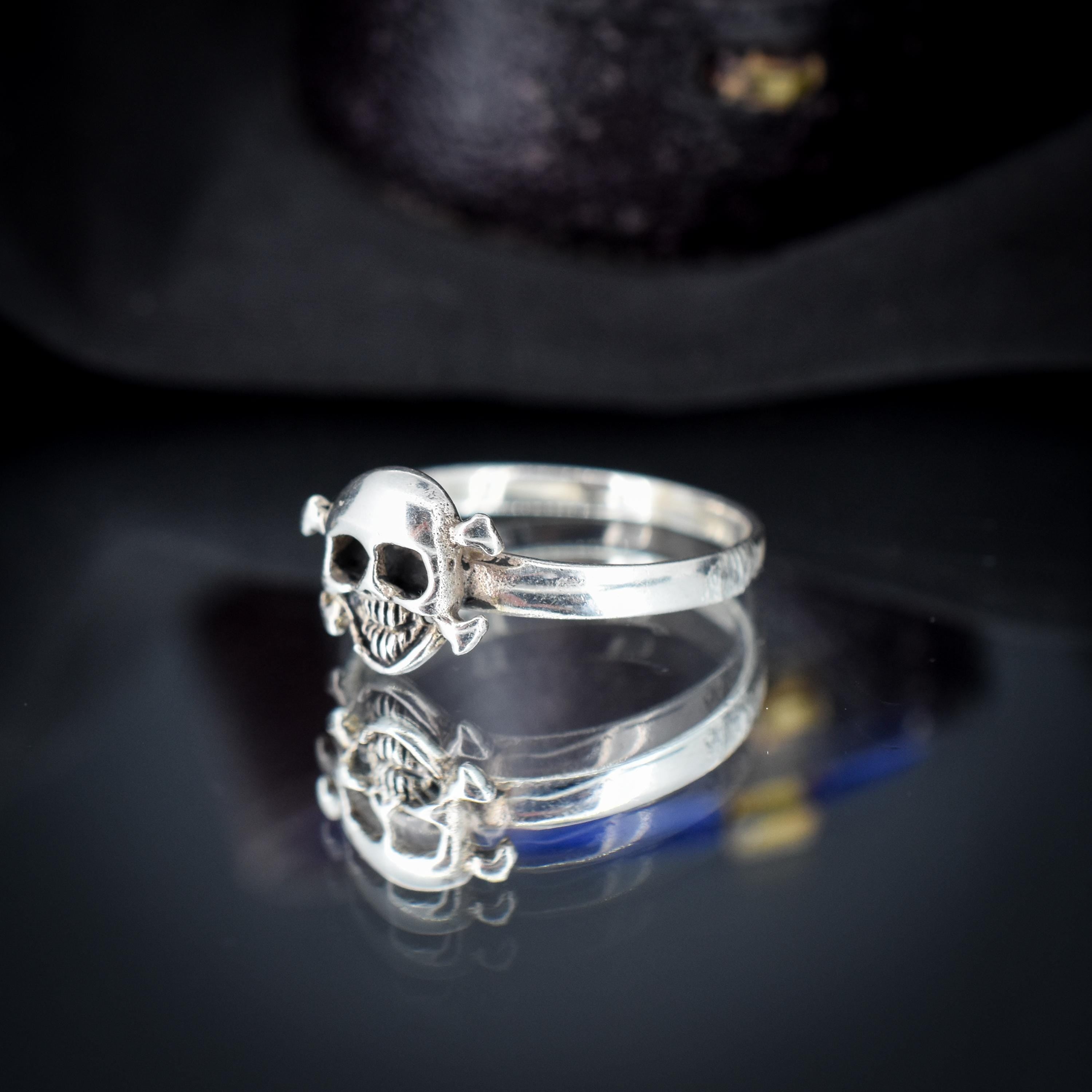 希少!! ヴィンテージ Stearing Silver Skull Ring Vintage Sterling Silver Skull and Crossbones Ring – Lancastrian