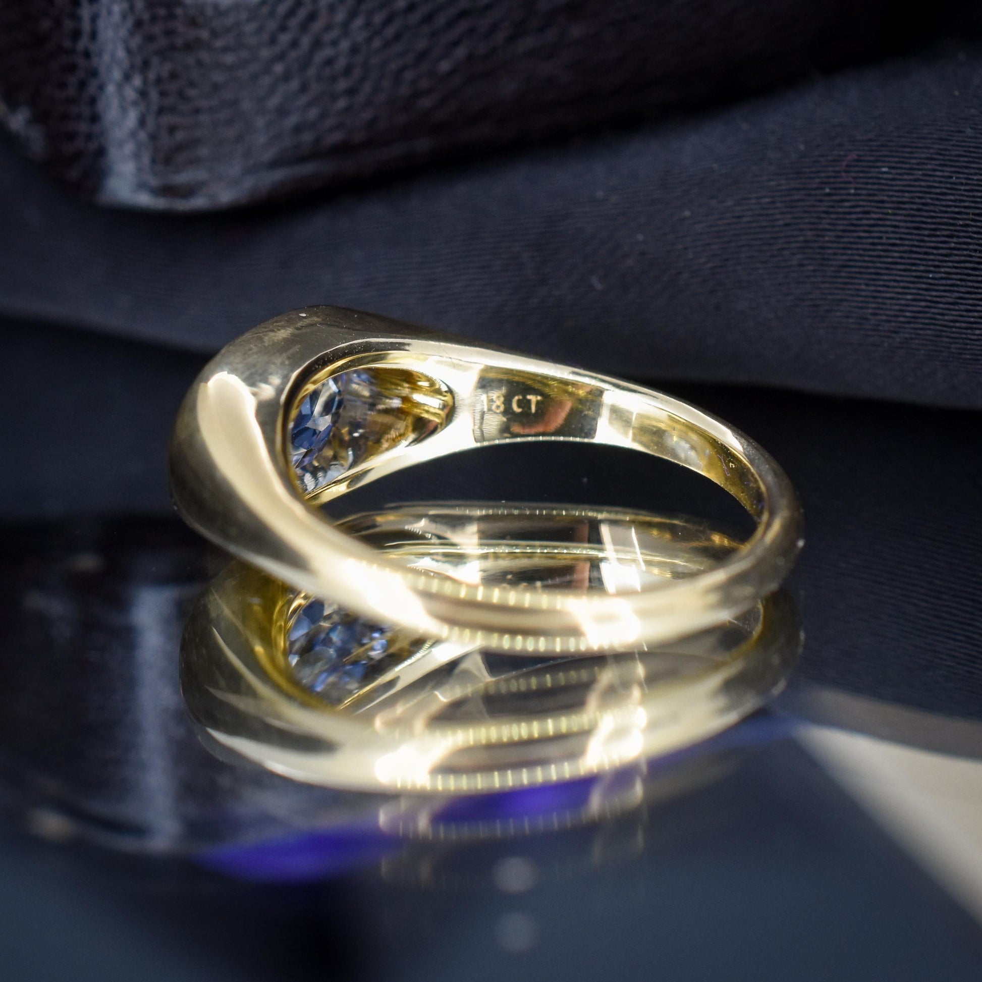 1.60ct Natural NO Heat Ceylon Blue Sapphire 18ct Gold Signet Ring Certified