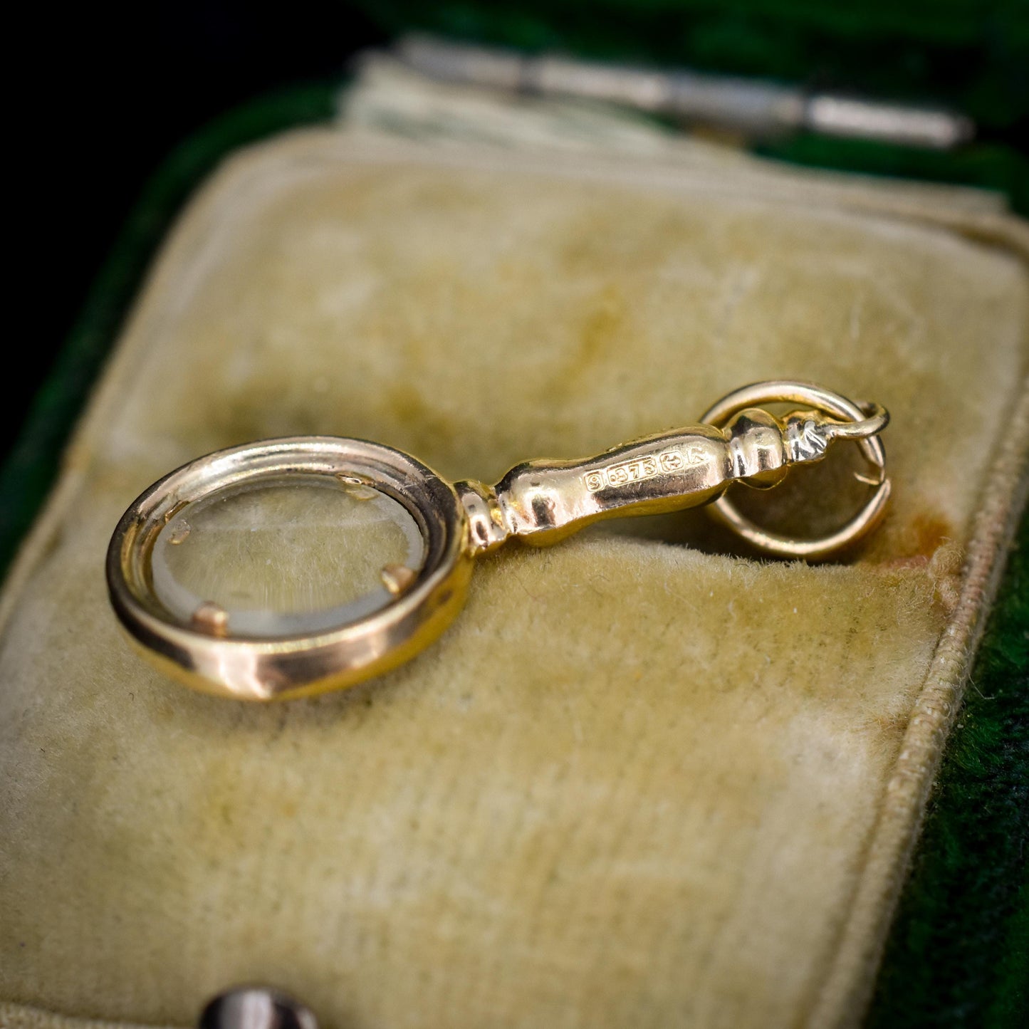 Vintage Miniature Magnifying Glass 9ct Gold Charm Pendant