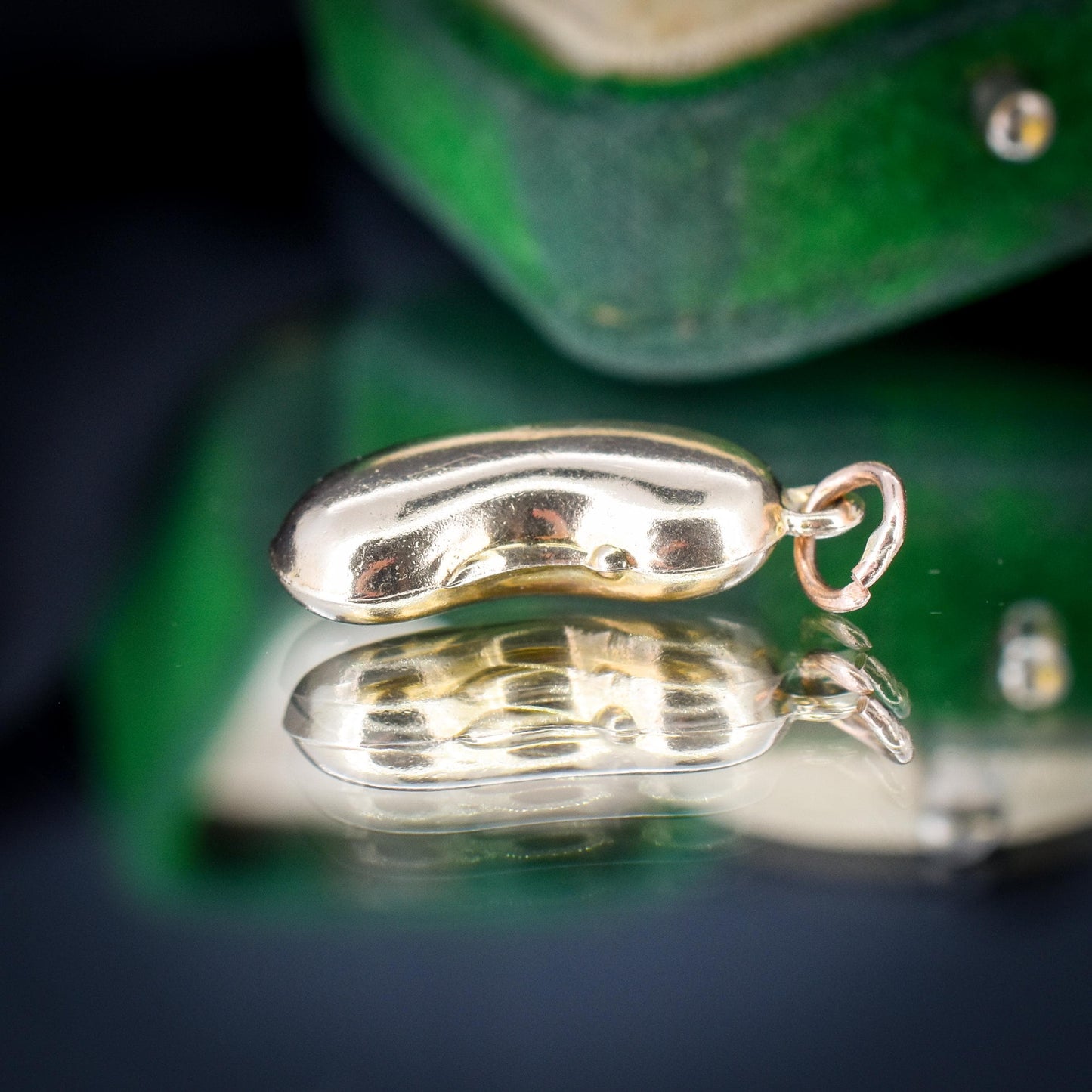 Vintage 9ct Yellow Gold Lucky Bean Charm Pendant | Birimingham 1970
