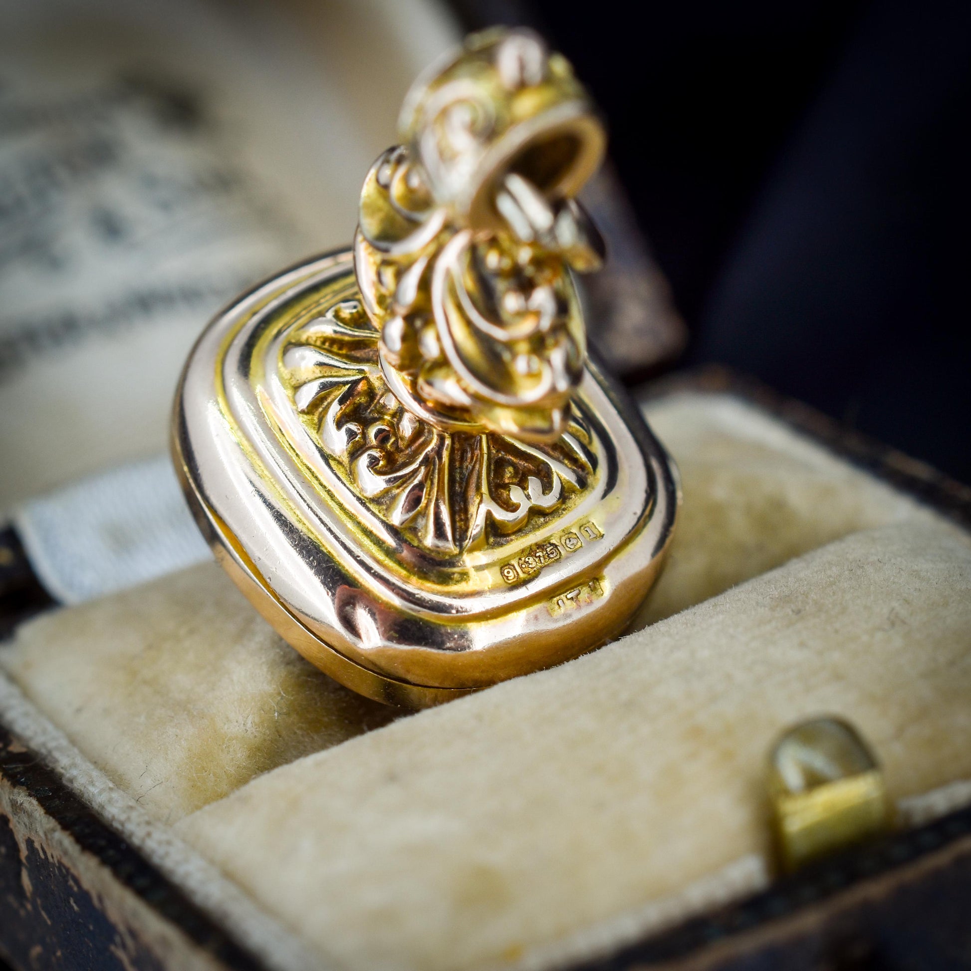 Antique Edwardian Carnelian 9ct Gold Locket Fob | Dated 1910