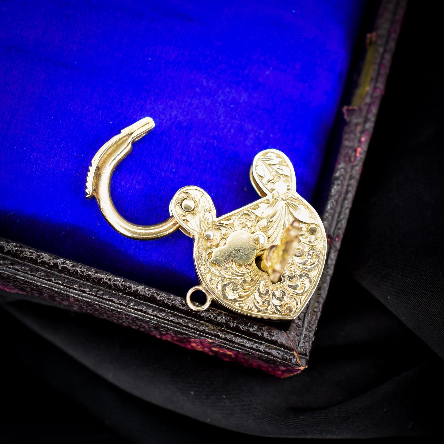 Vintage 9ct Yellow Gold Engraved Lock and Key Padlock Charm