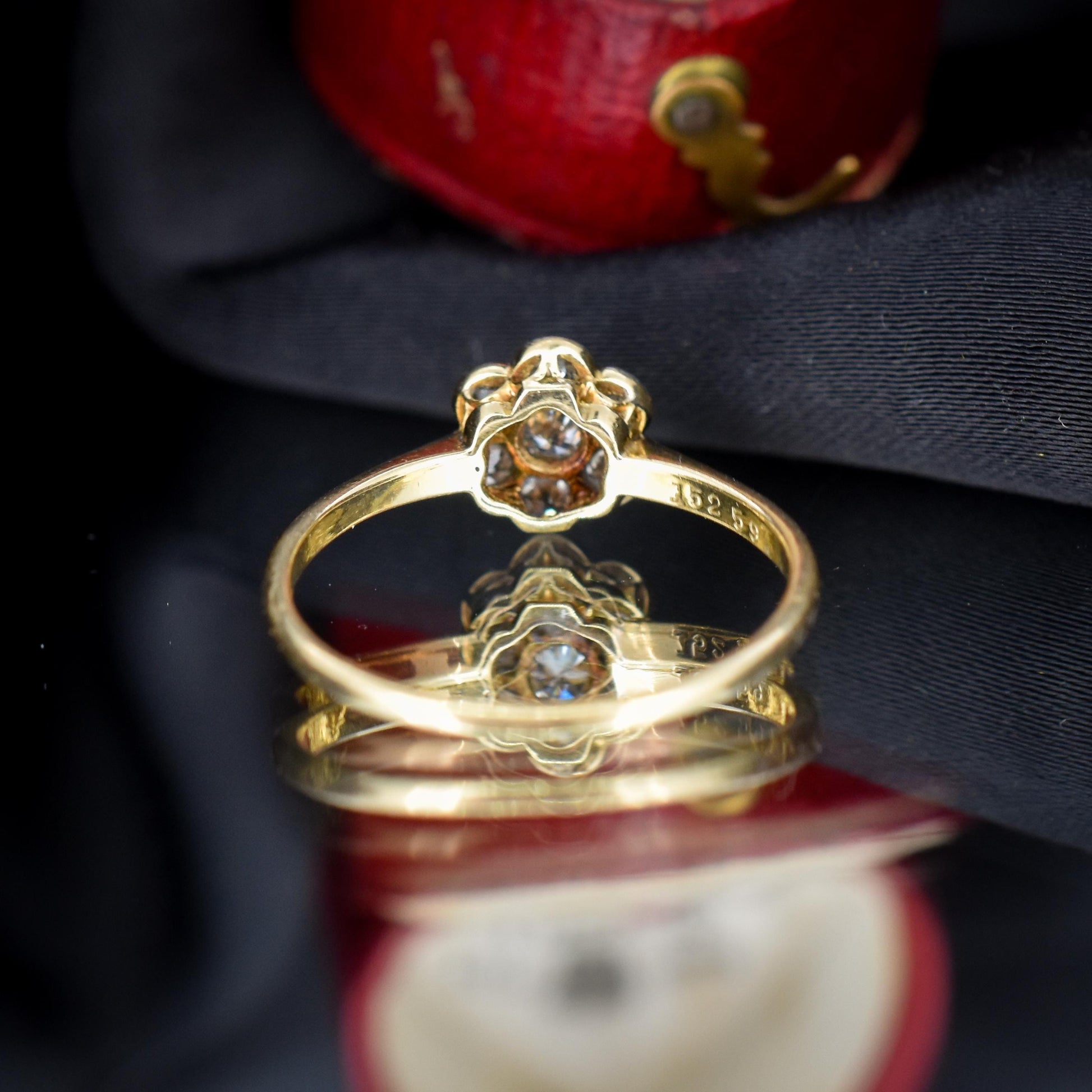 Antique Diamond Cluster Daisy 18ct Yellow Gold and Platinum Ring