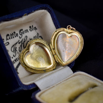 Vintage 9ct Yellow Gold Patterned Puffy Heart Locket Pendant