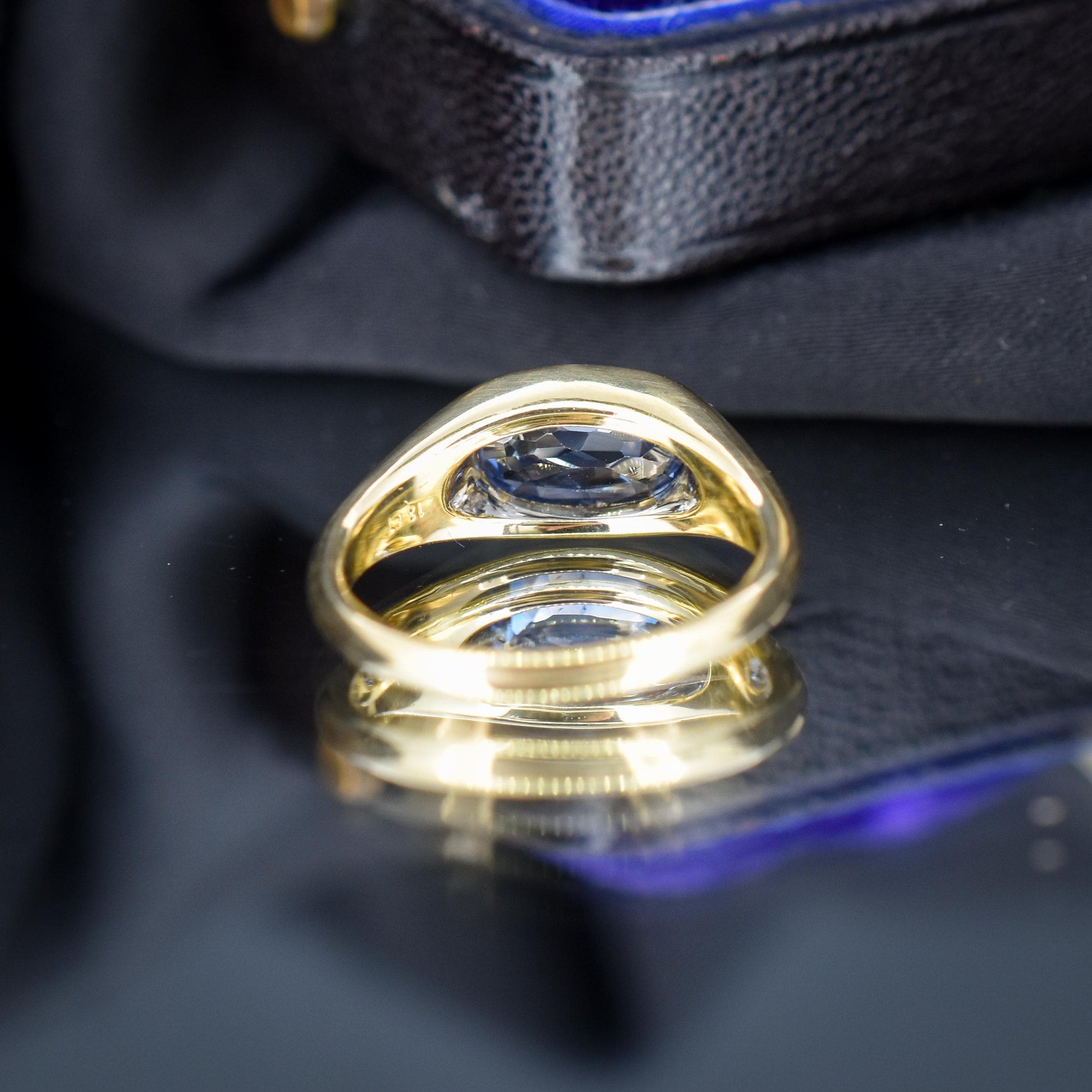 1.60ct Natural NO Heat Ceylon Blue Sapphire 18ct Gold Signet Ring Certified