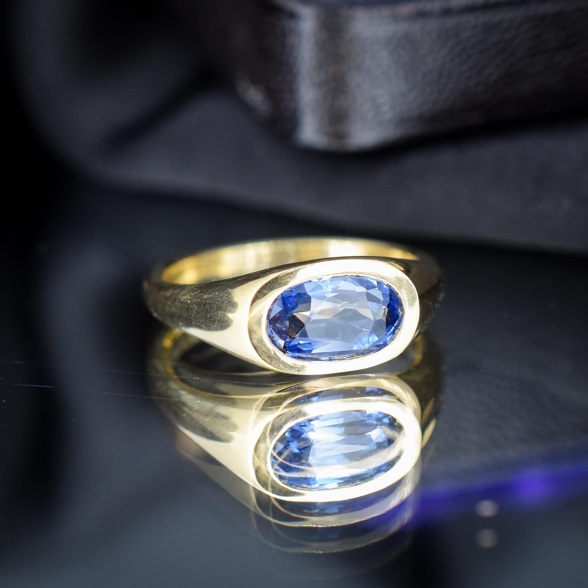 1.60ct Natural NO Heat Ceylon Blue Sapphire 18ct Gold Signet Ring Certified