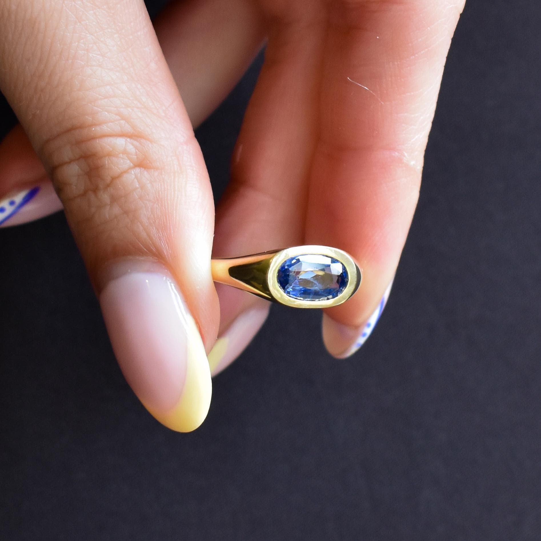 1.60ct Natural NO Heat Ceylon Blue Sapphire 18ct Gold Signet Ring Certified